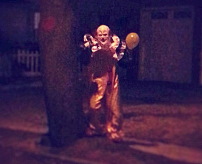 A shot of someone dressed as a clown during the 2016 clown panic