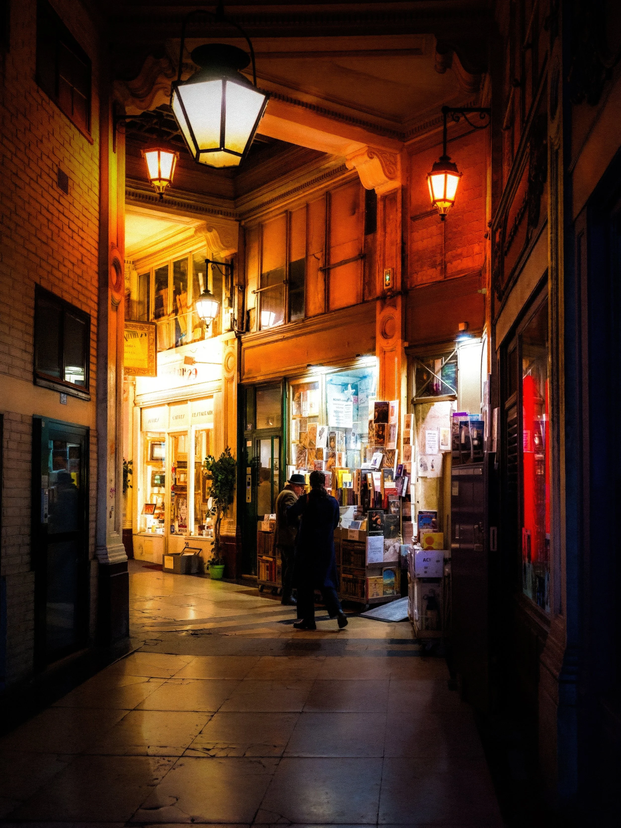 Des amis de passage , Paris