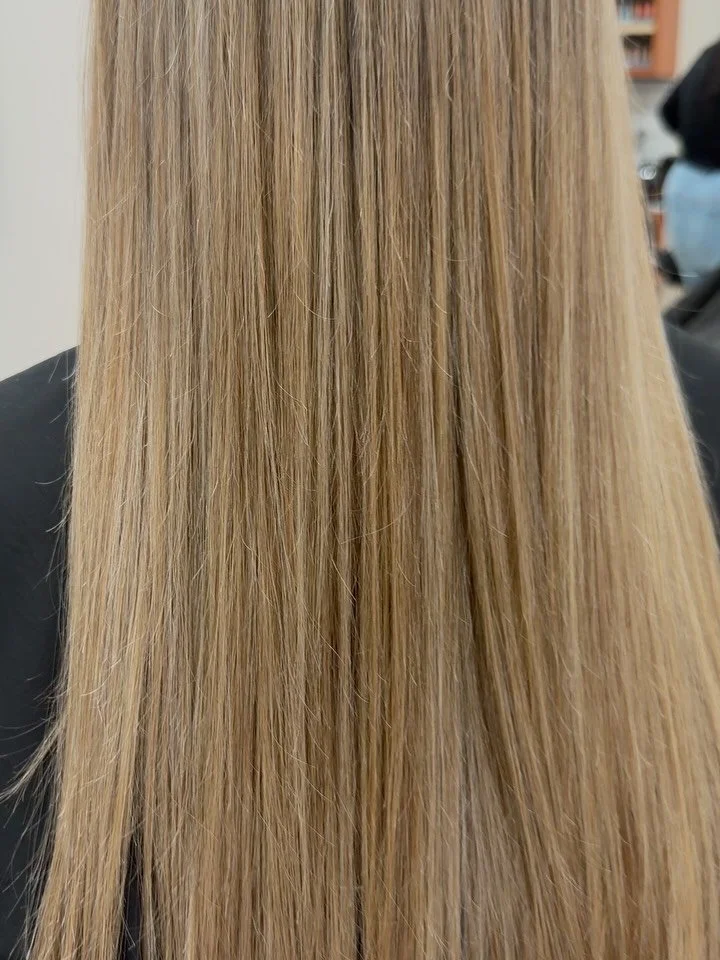 Fresh, bright, and effortlessly stunning ✨
Full highlights + a fresh haircut to complete the transformation.&rdquo; Hair by @maria2011luna ✨🤩 📍 @clarkstcuts ✨🤩 #fullhighlights🍯✨ #haircurt #andersonvillechicago #newlook #toshine✨