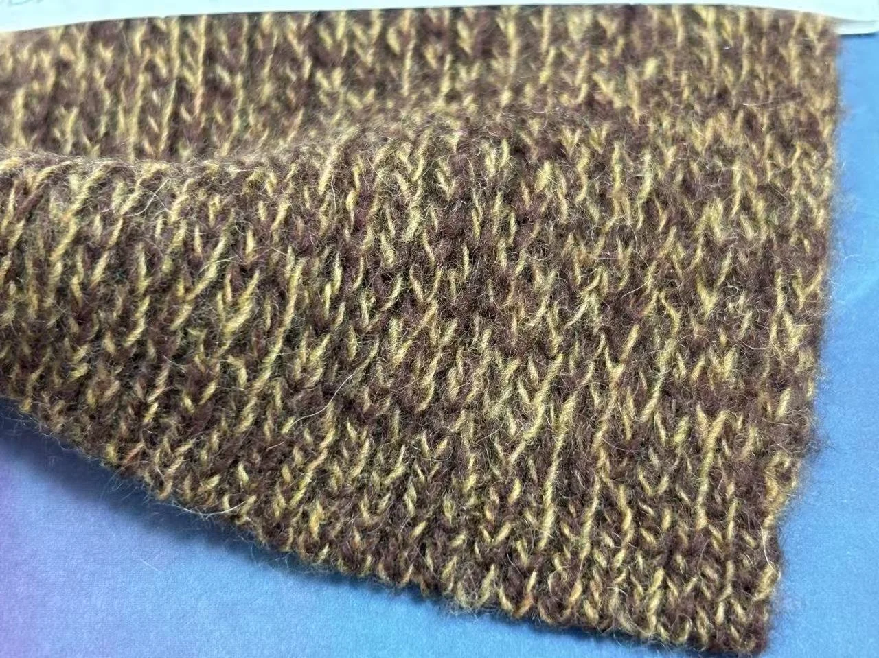 38.2 SY71937_Yagora2 15NM 38%Wool 30%YaK 1%Dehaired Angara 22%Nylon 9%Acrylic.jpg
