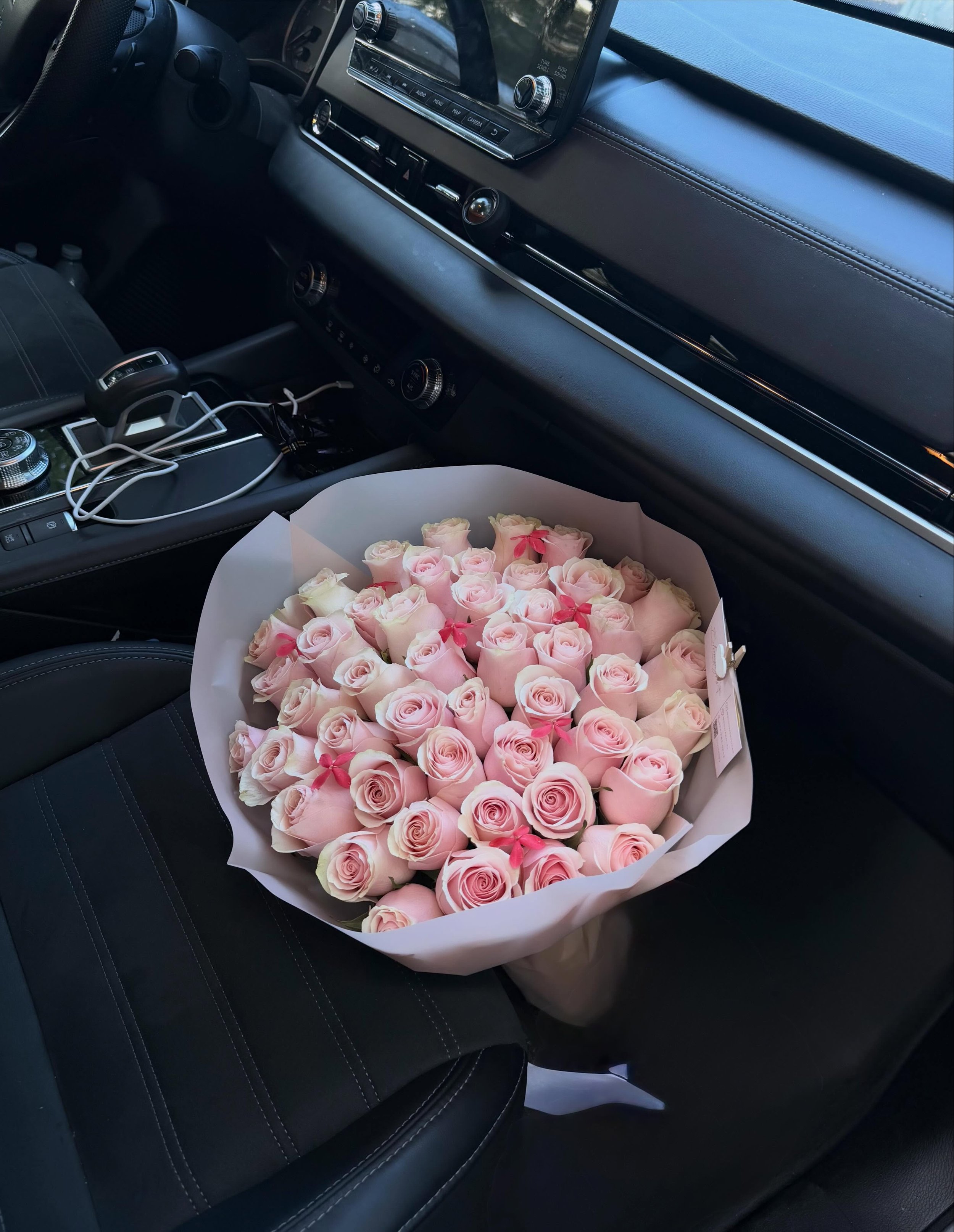 Pretty pink roses
Dm @bloomsbylisxo  or text 9546830643 to place an order:)