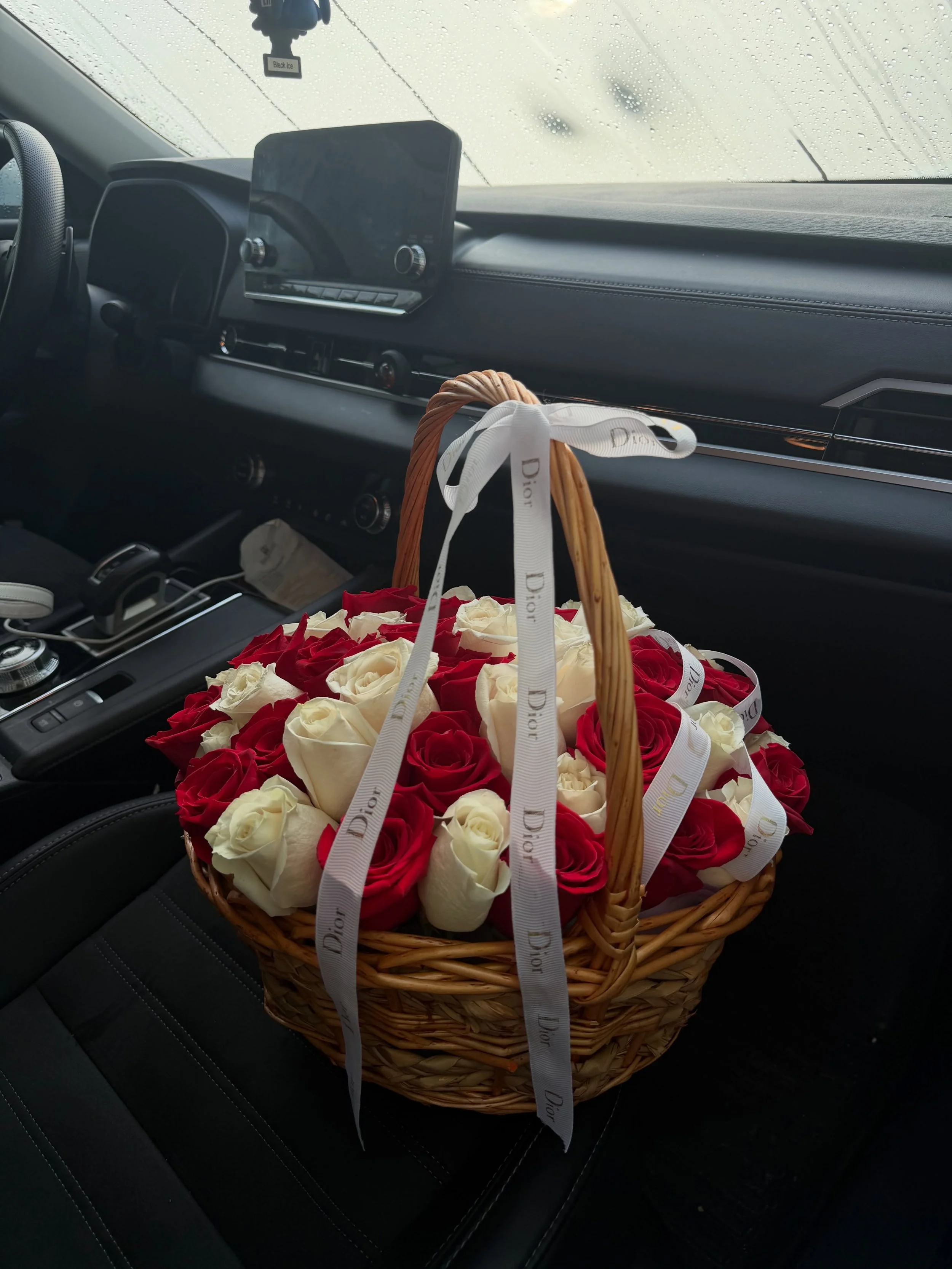 A basket full of love, wrapped in luxury 💋
-
-
-
-
-
#rosebasket #flower #redroses❤️ #bouquet #flowerbasket
