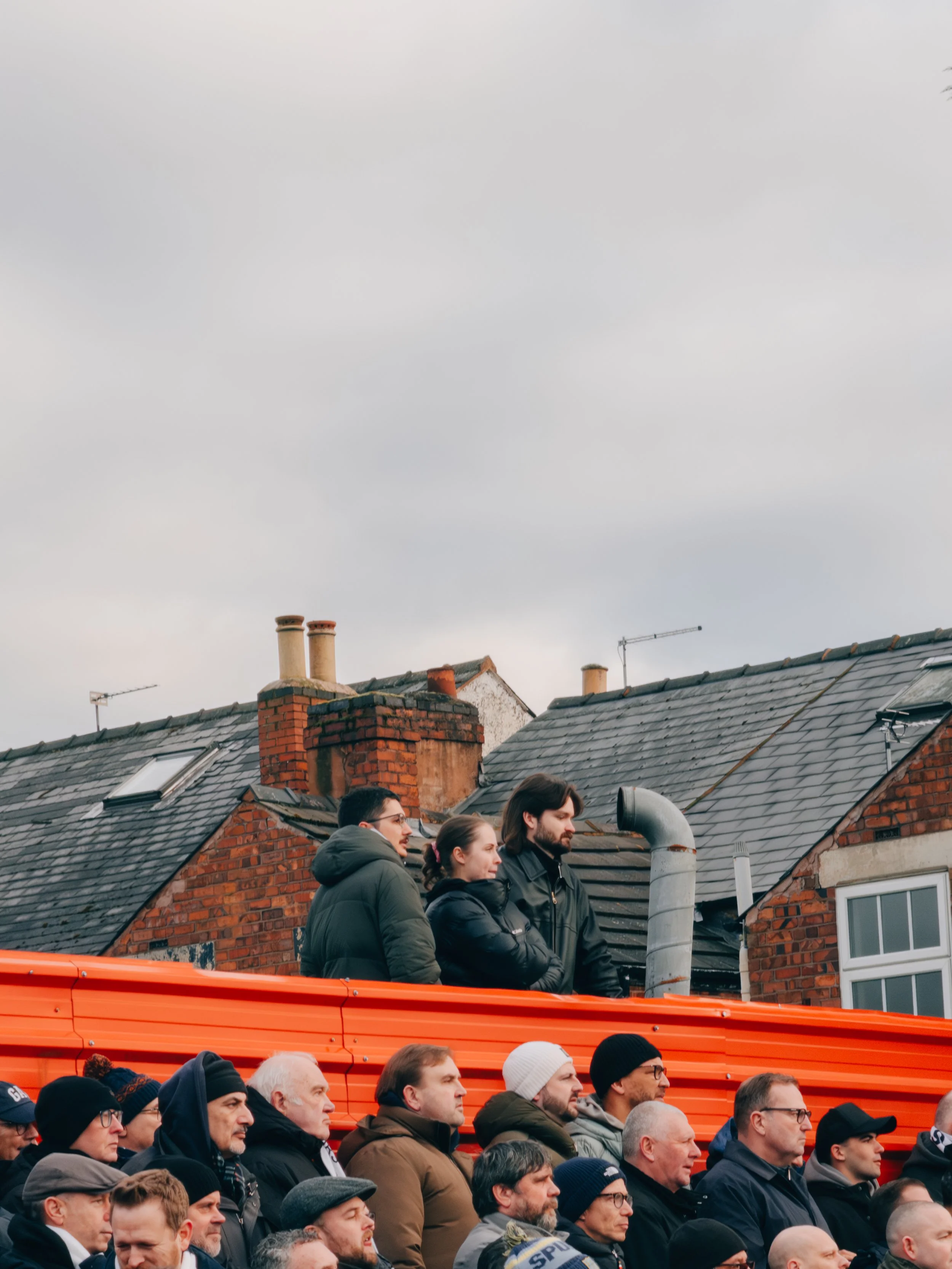 tamworth-football-crowd.jpg