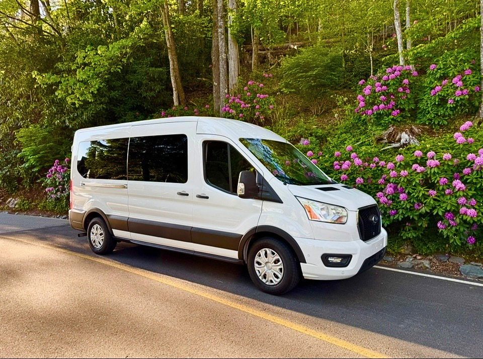 Blowing Rock premium park and ride shuttle service.