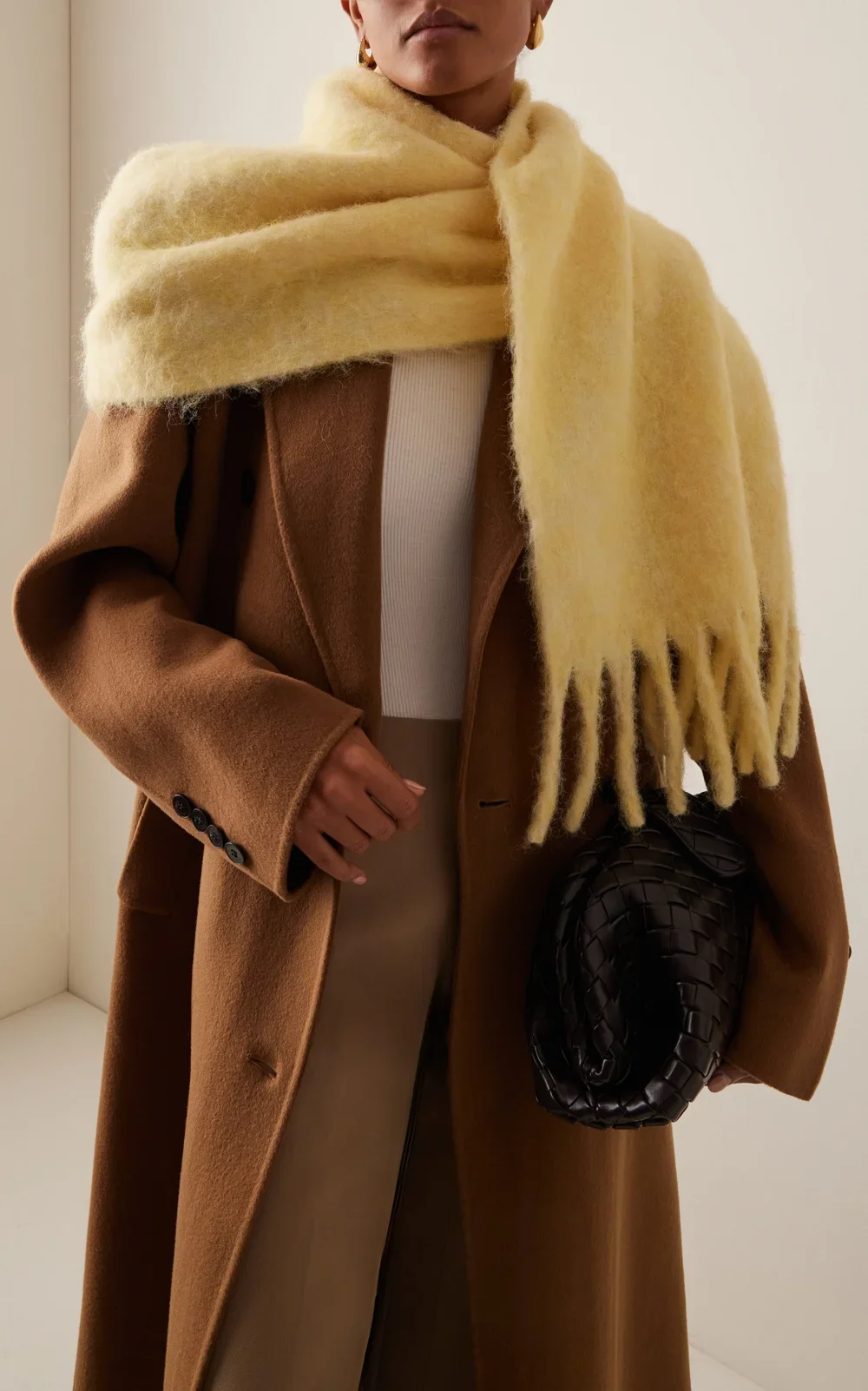 line-dot-yellow-royce-scarf+(1).webp