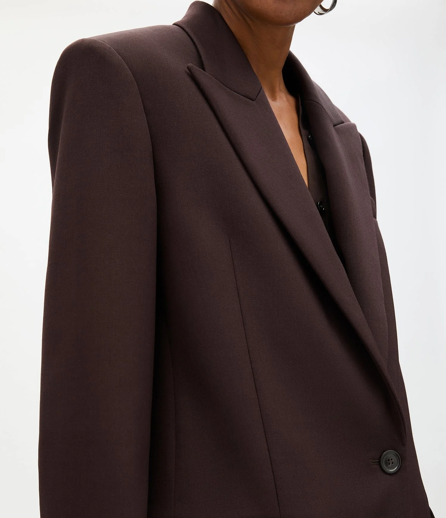 ANT905_WOOLOVERSIZEDTAILOREDJACKET_DARKCHOCOLATE_DETAIL_1_fb206da5-4f45-46c4-9e17-19d913975e5e.jpg