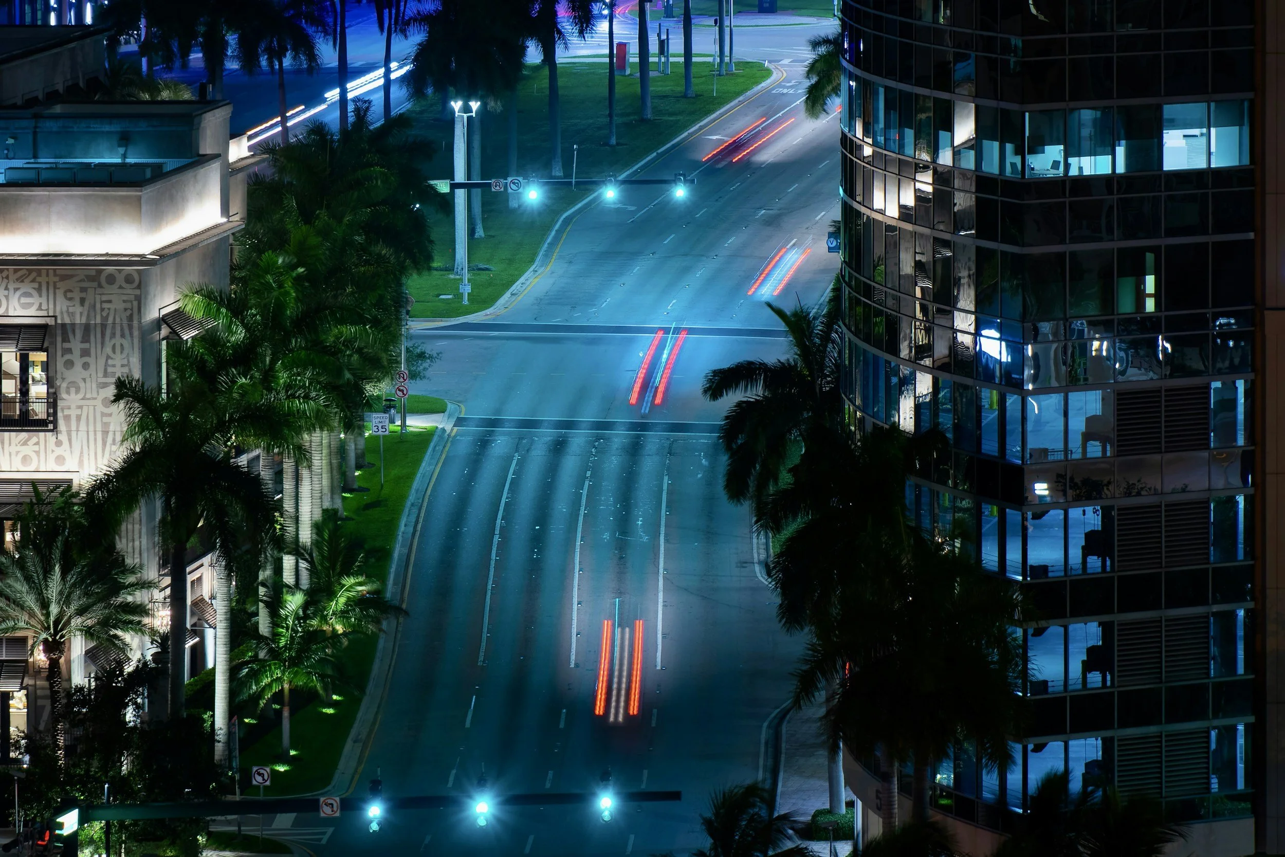 Should I Sell My West Palm Beach Retail Property Off-Market or Through a Full Listing Campaign?