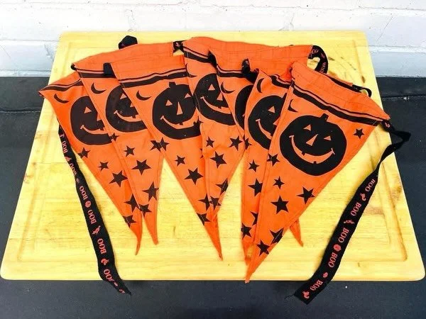 It&rsquo;s officially feeling like Fall in Texas! 🎃🍂

✨ Are you looking for some fun new vintage pieces to decorate your home for the holidays? Check out our Etsy shop for 450+ unique vintage pieces to add some charm and festivity to your home this