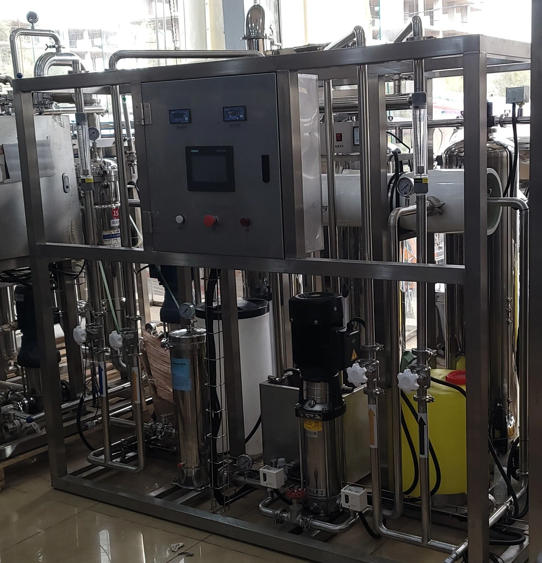 خطوط إنتاج المياه والمشروبات الغازية والعصائر