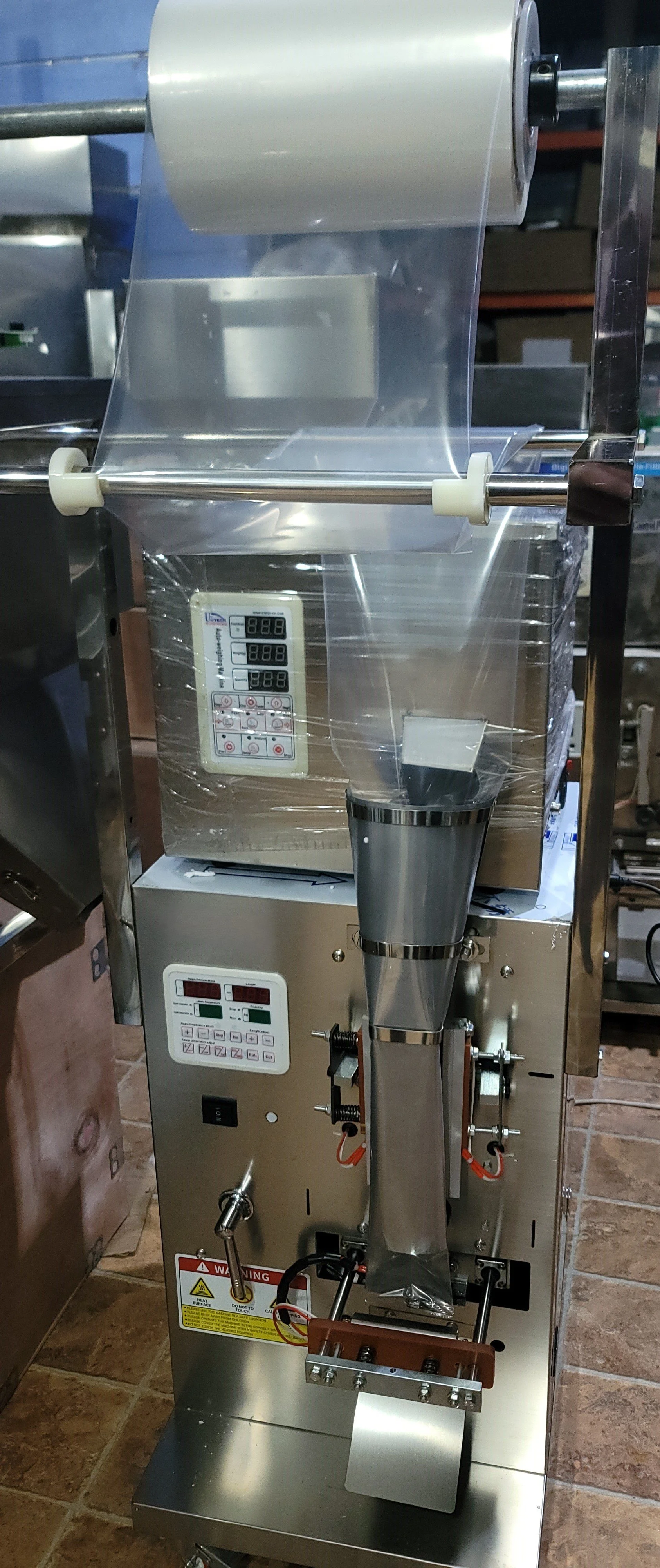 مكينة تعبئة وتغليف وزن جرامي 01 (6).jpg