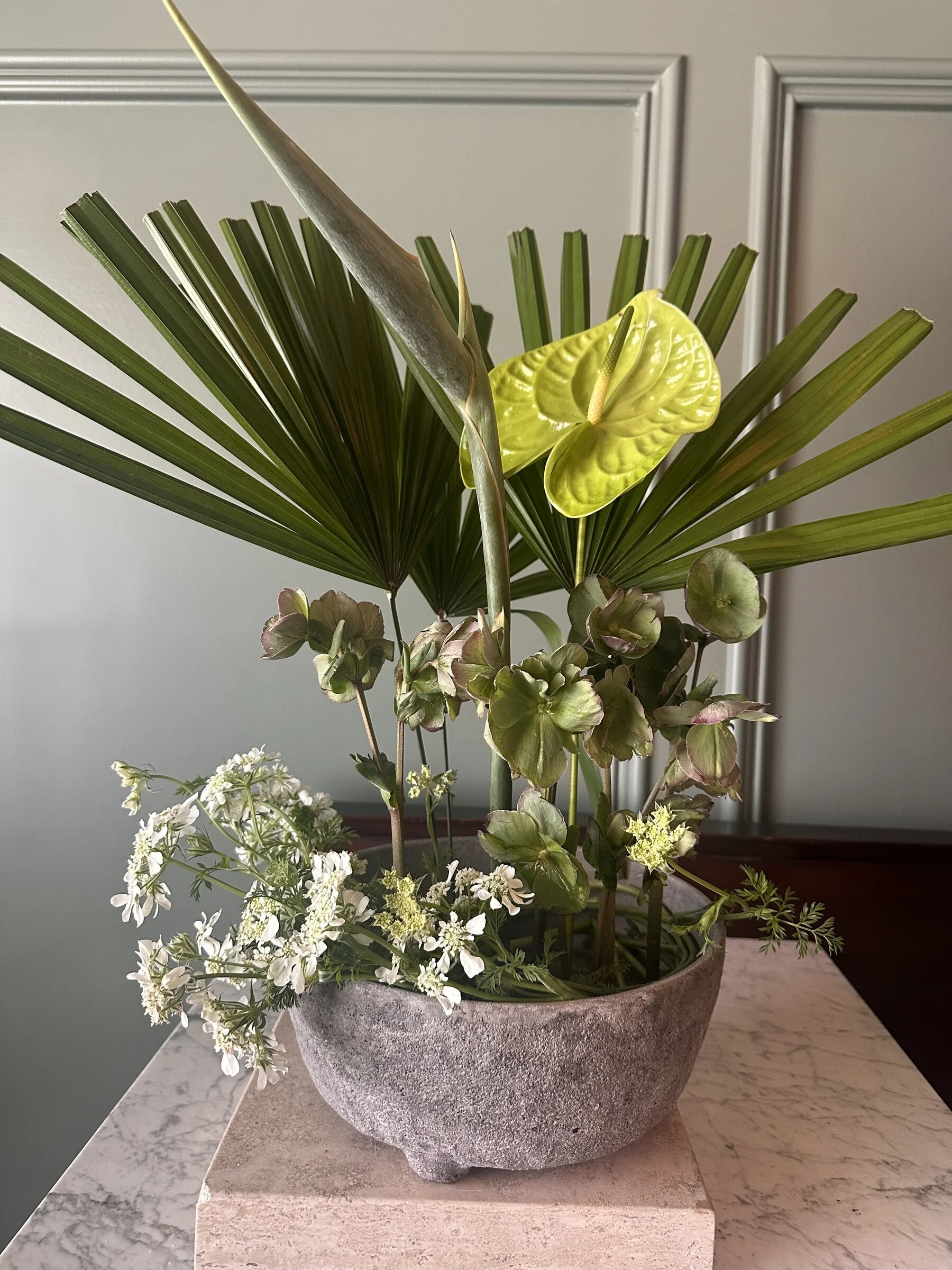 chartreuse-anthurium-palm-frond-hellebore-ikebana-arrangement-triangle-florist.jpg