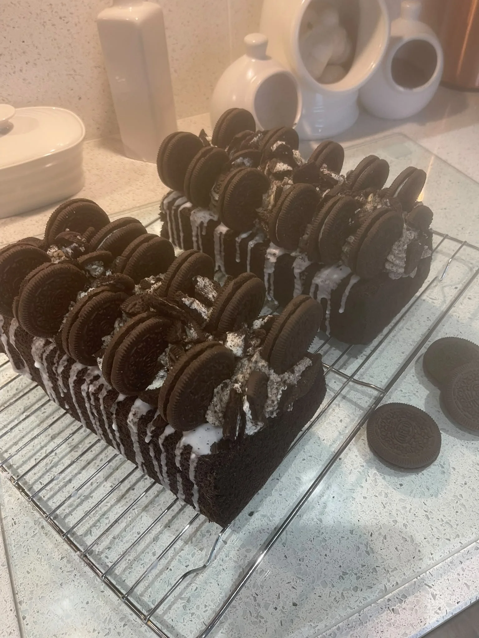 Oreo loaf cafe cake