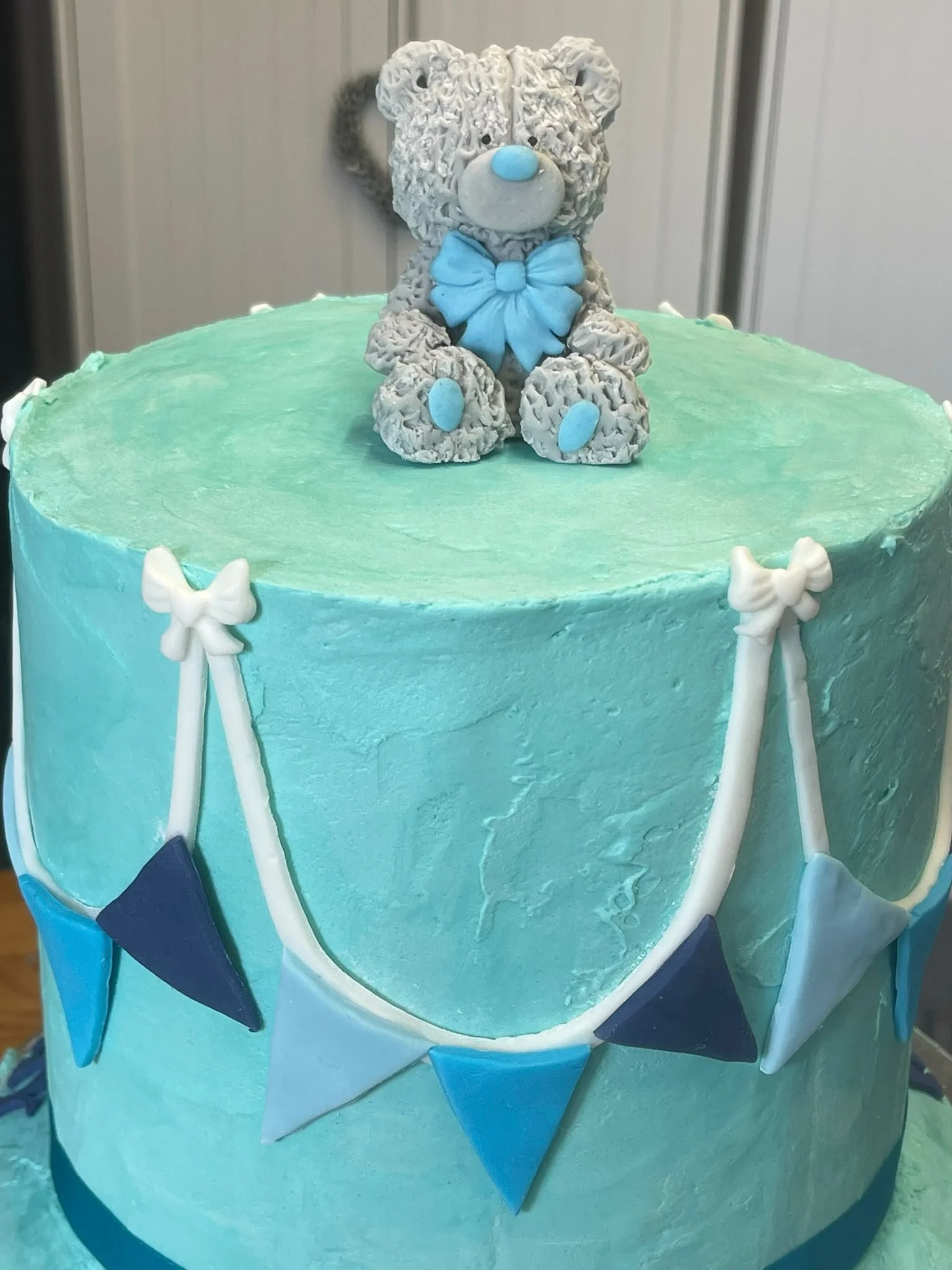 Bunting & Bear novelty cake