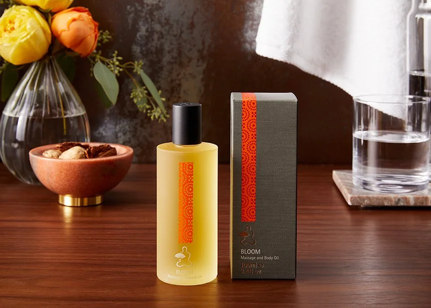 shopmo-bloom-massage-body-oil-man-305-bodyoil-bloom-3_lrg.jpg
