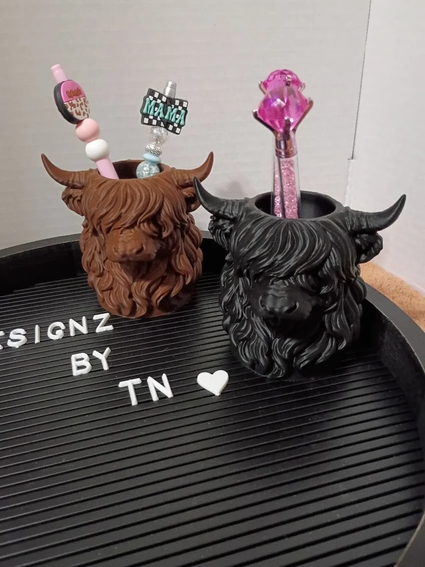 Highland cow pen holder..jpg