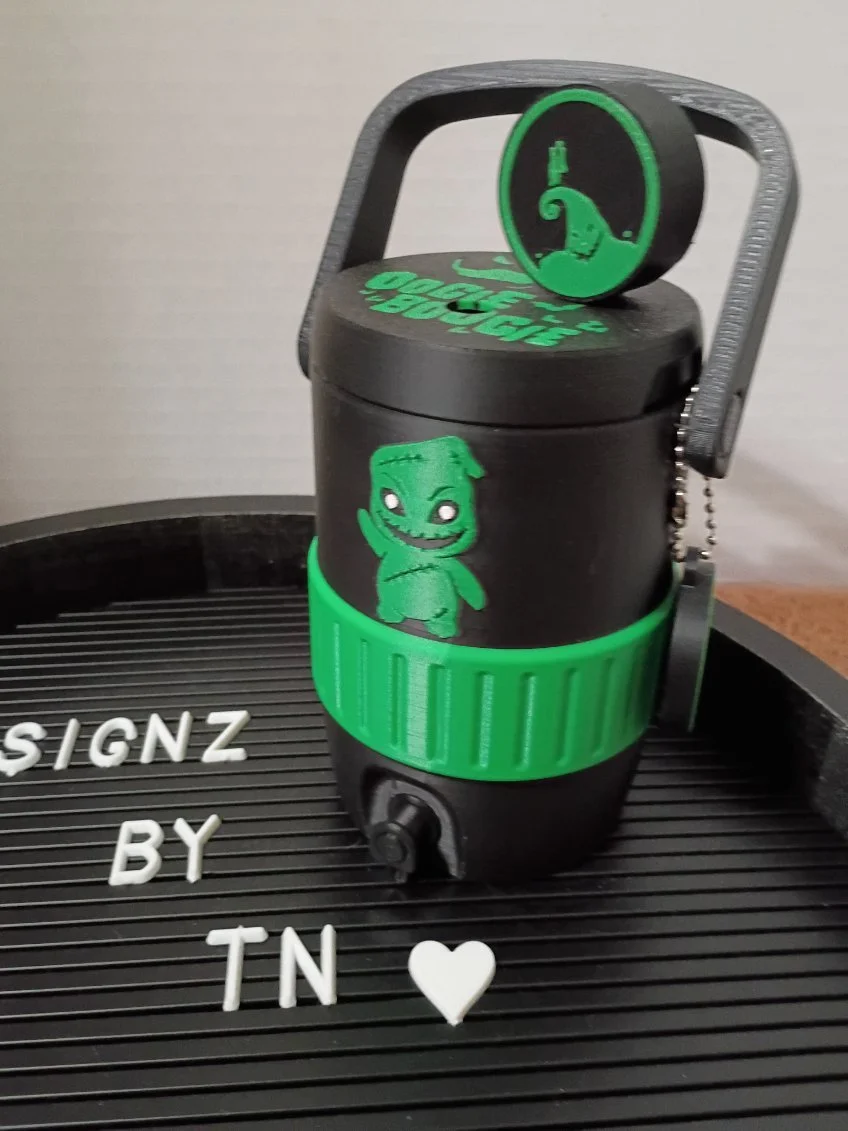 Oogie can cooler.jpg