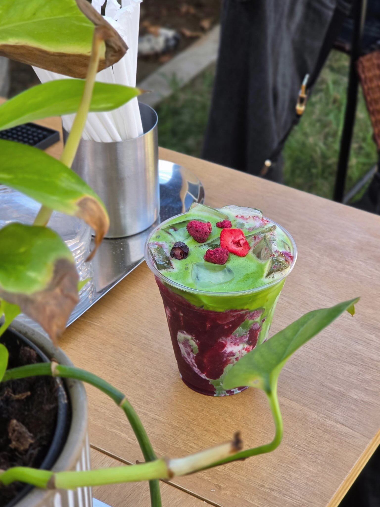 Hello to our very berry matcha 🍵 🍓 
Housemade mixed berry puree, premium matcha, milk, topped with freeze dried mixed berries 

We had a great time popping up in Vista yesterday! We are currently filling our calendar for Winter 26 &amp; Spring 27, 