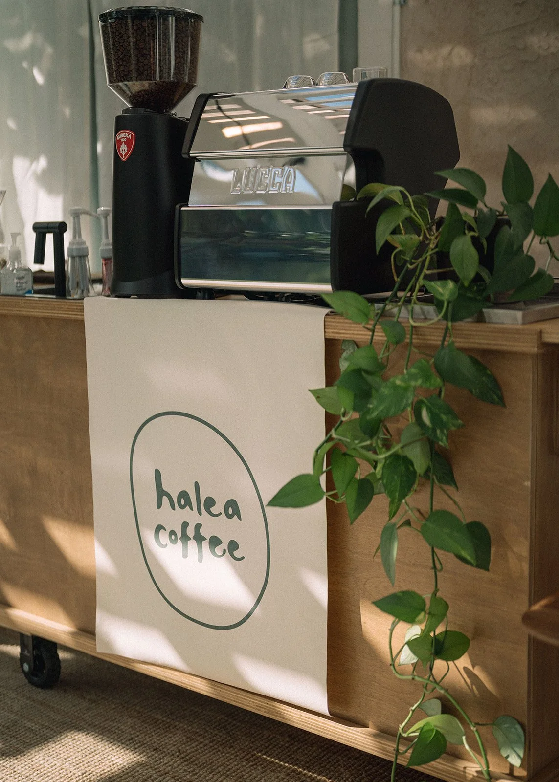 Halea Coffee mobile cart at outdoor wedding