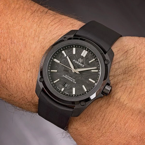 Formex_Essence_Leggera_Automatic_Chronometer_-_Carousel_images_0002_Formex_Essence_Leggera_43mm_Automatic_Chronometer_-___45325.jpg