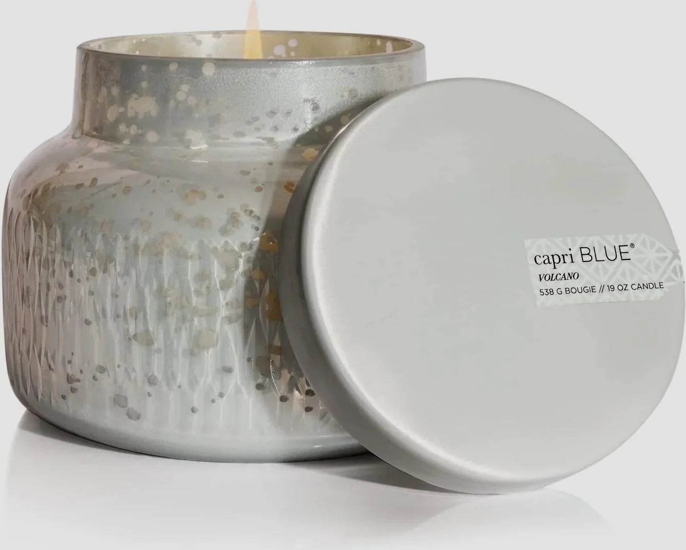 Beautifully scented wax candle. This neutral Volcano candle will match that perfect Nordic aesthetic!