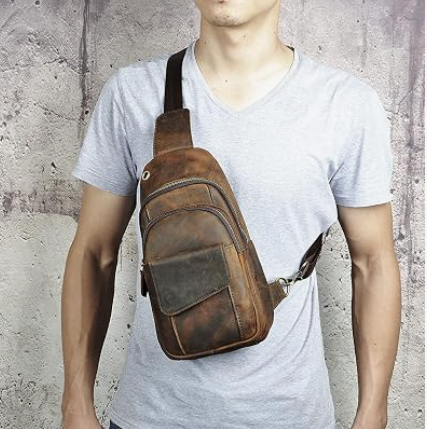 Rugged enough for the outdoors, refined enough for the city. This leather sling brings a relaxed European sensibility to everyday carry, keeping essentials close while maintaining a clean, masculine silhouette.
Practical, understated, and made for me
