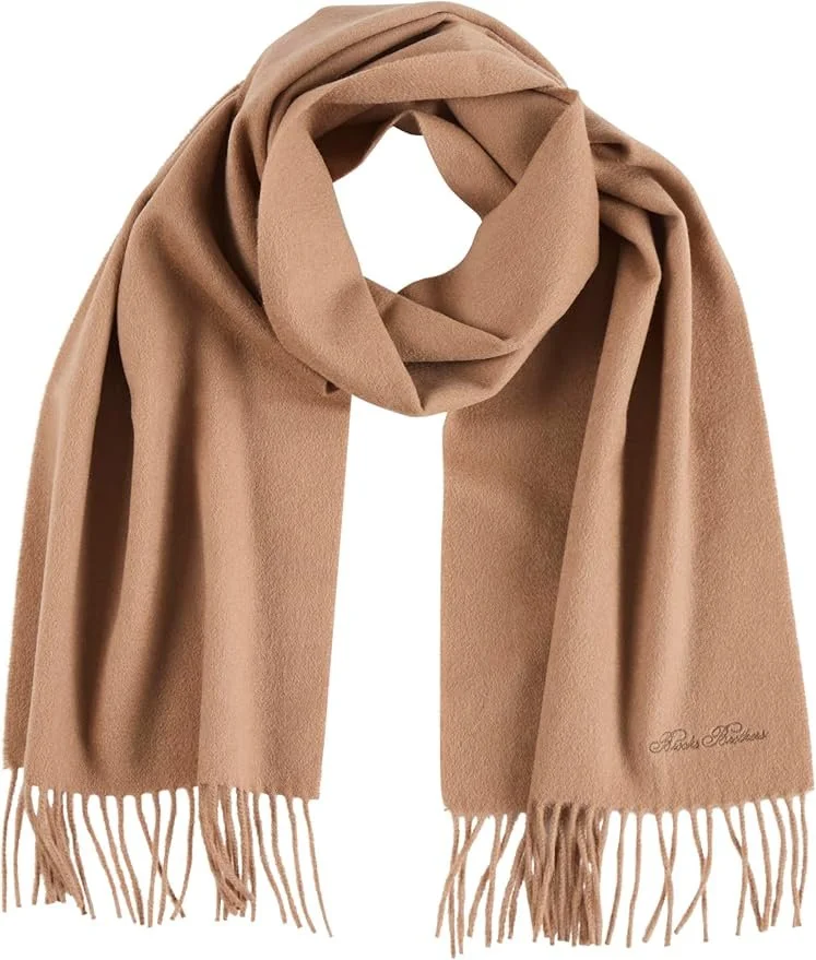 A study in understated masculinity where refinement is second nature!  Woven from a rich blend of wool and cashmere, this scarf from Brooks Brothers offers warmth without weight, with an effortlessly drape. 
It’s the kind of piece that sharpens a coa