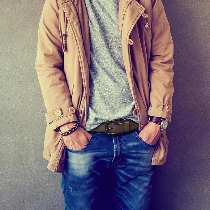 A timeless leather belt that anchors any outfit with quiet strength. Cut from durable leather and finished with a classic buckle, it brings a grounded, effortless structure to denim, chinos, or tailored trousers. You can't go wrong with a Timberland 