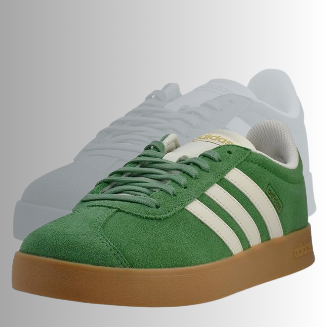 Serve up an effortless, skater-inspired aesthetic that beautifully references retro European terrace style.
Crafted with a rich, premium suede upper in a striking green, and designed for all-day comfort. It’s a timeless, versatile look that transitio