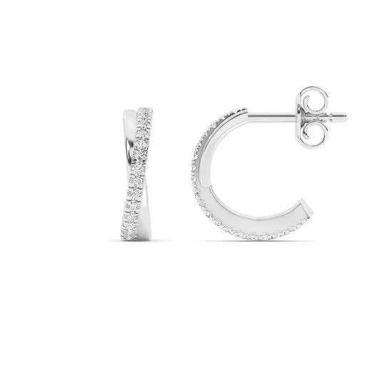 Close to the ear, soft on the eye. These huggies sit with quiet precision; sterling silver shaped into a refined curve, finished with subtle diamond shimmer. Minimal, but never plain, polish without effort.
Everyday elegance, distilled to its simples