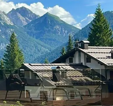 Lorenzetti

Located in the alpine resort town of Madonna di Campiglio in Italy's Brenta Dolomites, Lorenzetti has been part of the region's story since 1955. What began as a family ski shop has grown into a destination for luxury fashion, bringing to