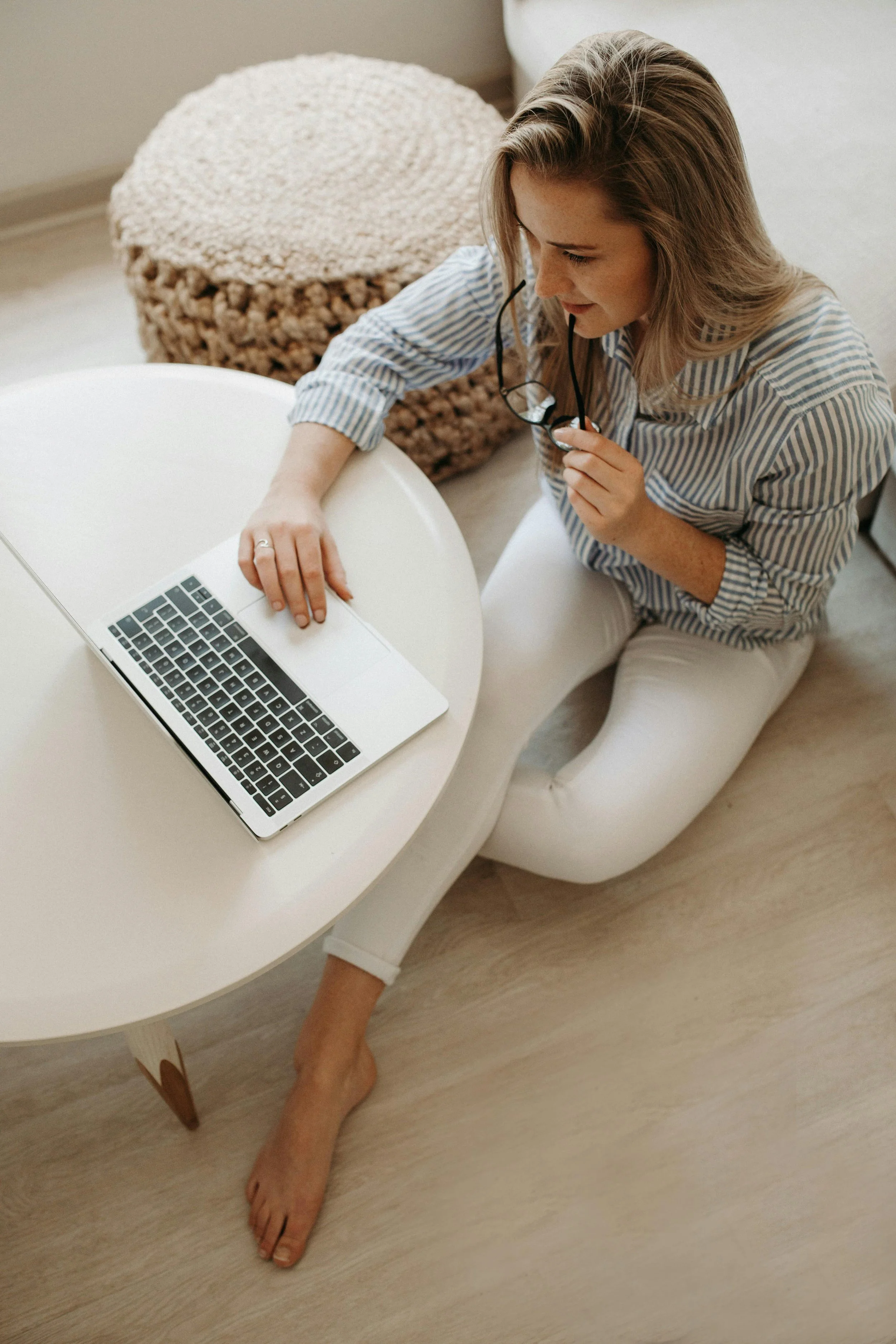 Online Therapist in a online counselling session in BC