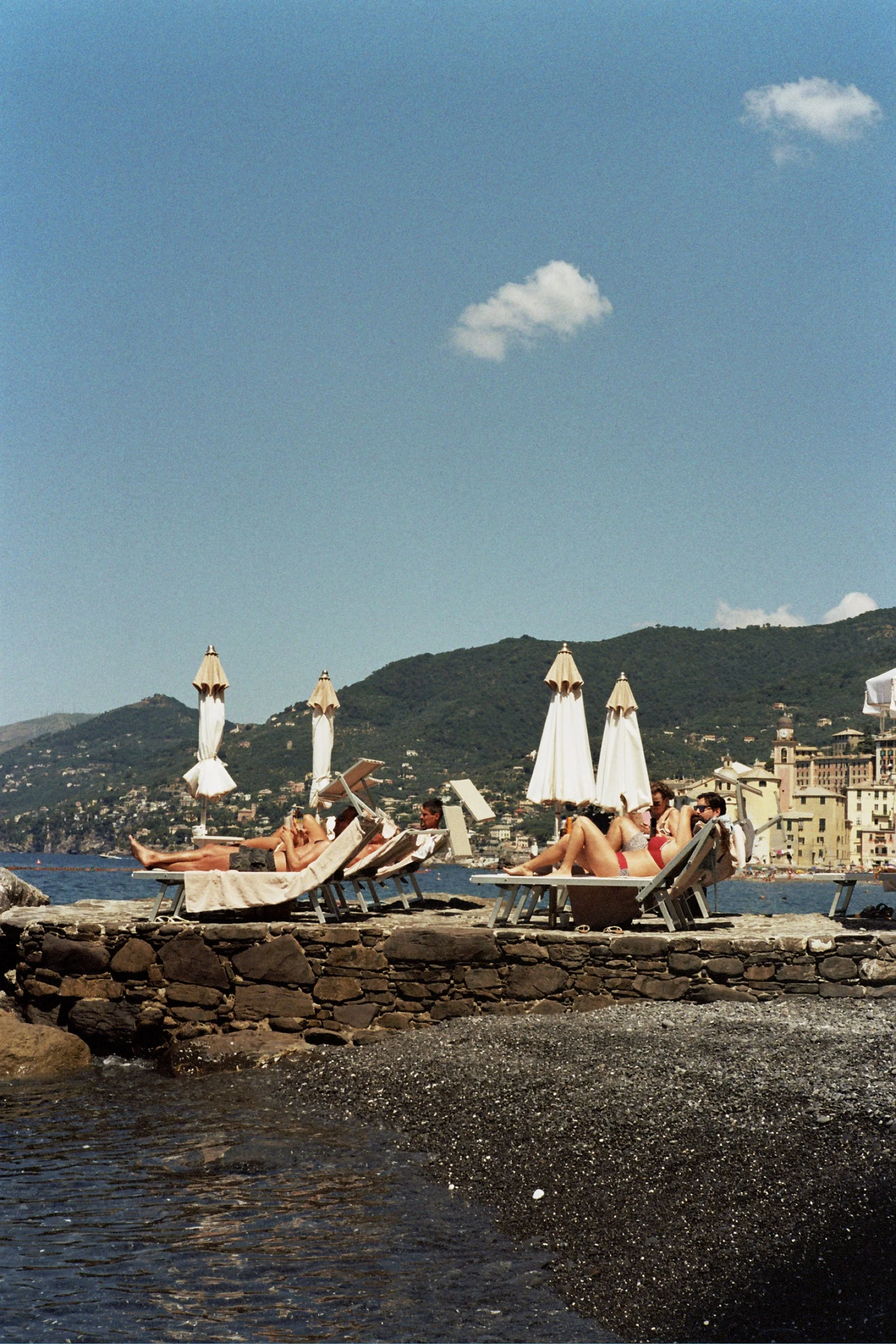 Cenobio dei Dogi - Camogli, Italy - Luglio.2018 - umbrellas I