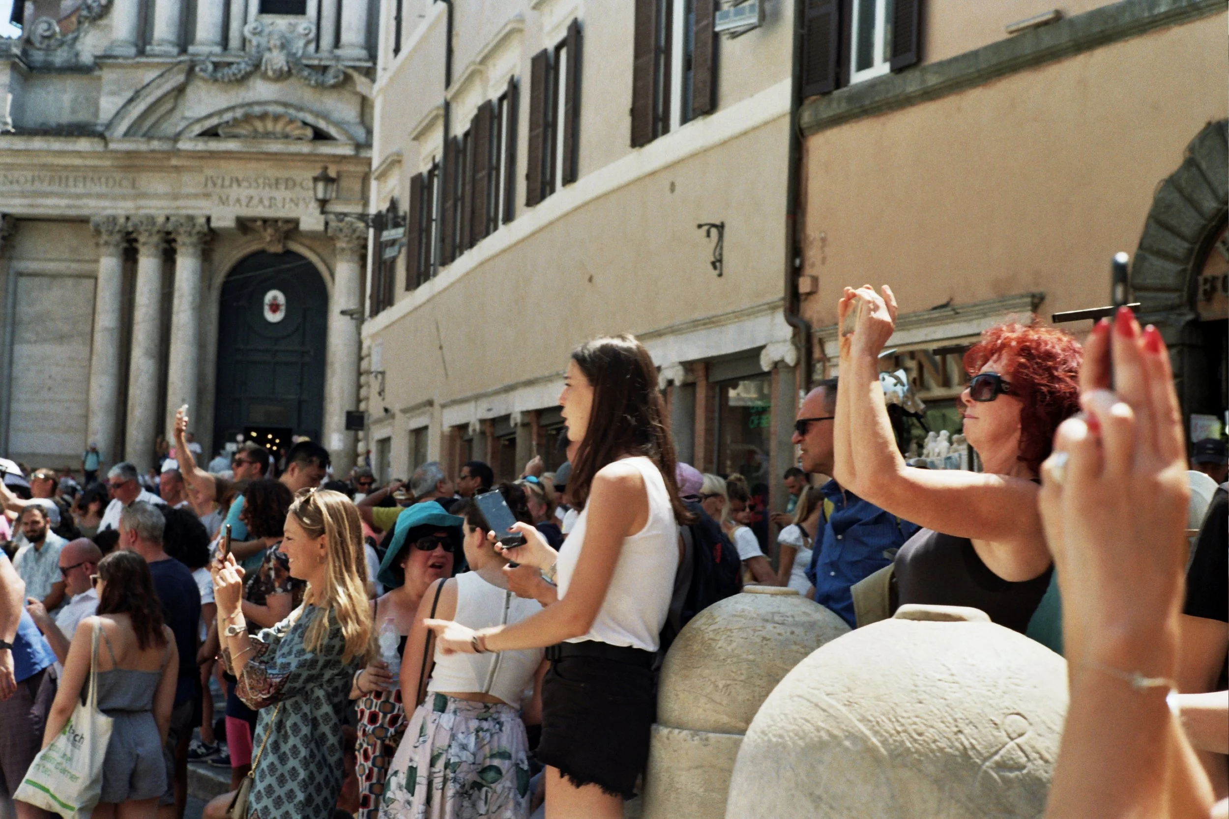 Rome, Italy - Luglio 2019 - ‎⁨Fontana di Trevi (crowd) II