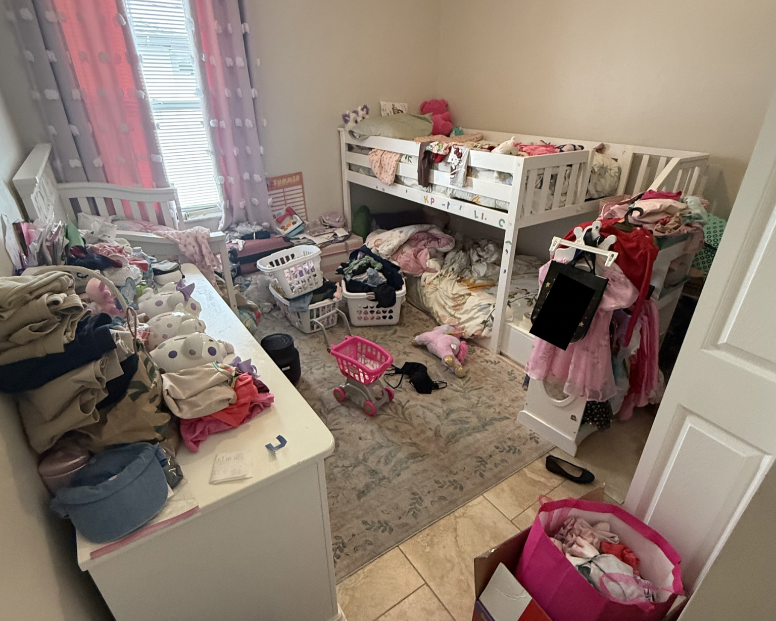 This busy, full-time working mom was overwhelmed by clutter, and the morning rush to get everyone out the door had become stressful and chaotic.