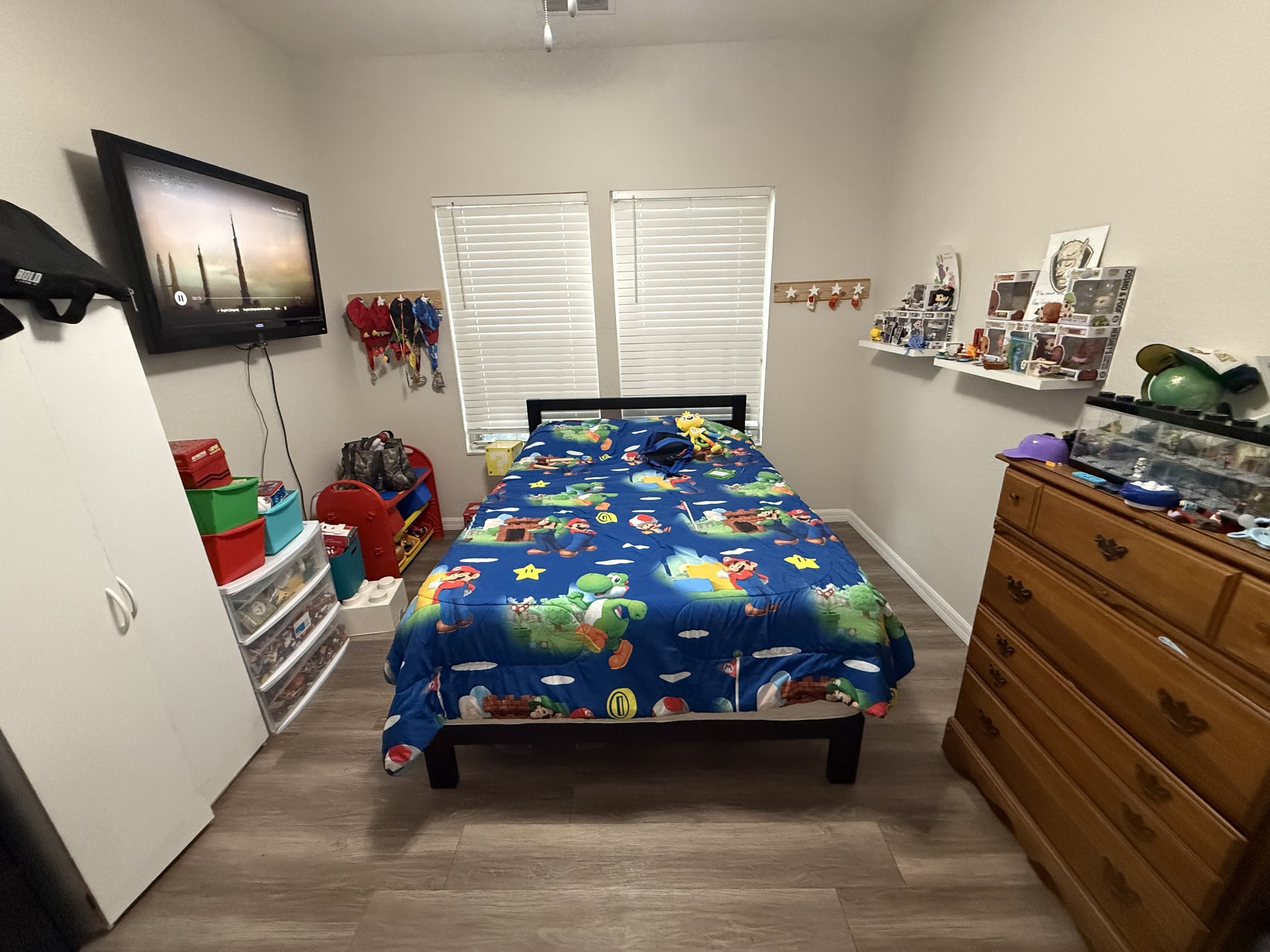 By decluttering and creating simple, kid-friendly organization systems, we gave everything a home—and gave this child their room back. The result is more space to play, easier clean-up, and a calmer, more functional room the whole family can actually