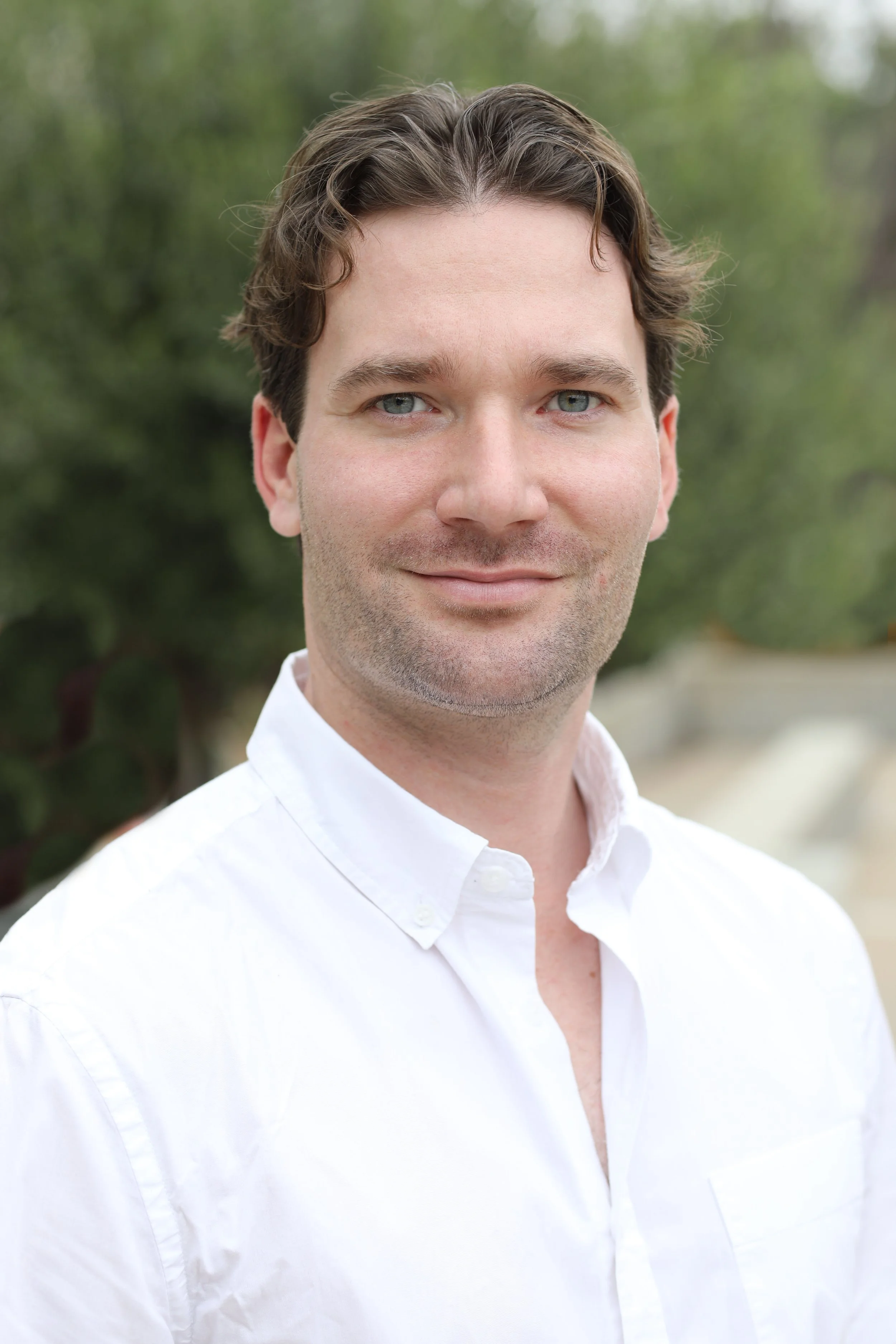 Jonatan Sumavsky, therapist in Westlake Village CA, outdoor portrait