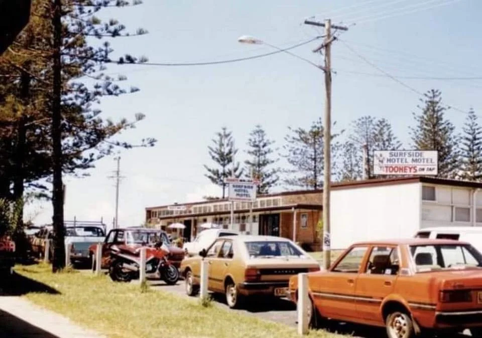 Intro 0.14 Top Pub Surf side Hotel 1980s.jpg