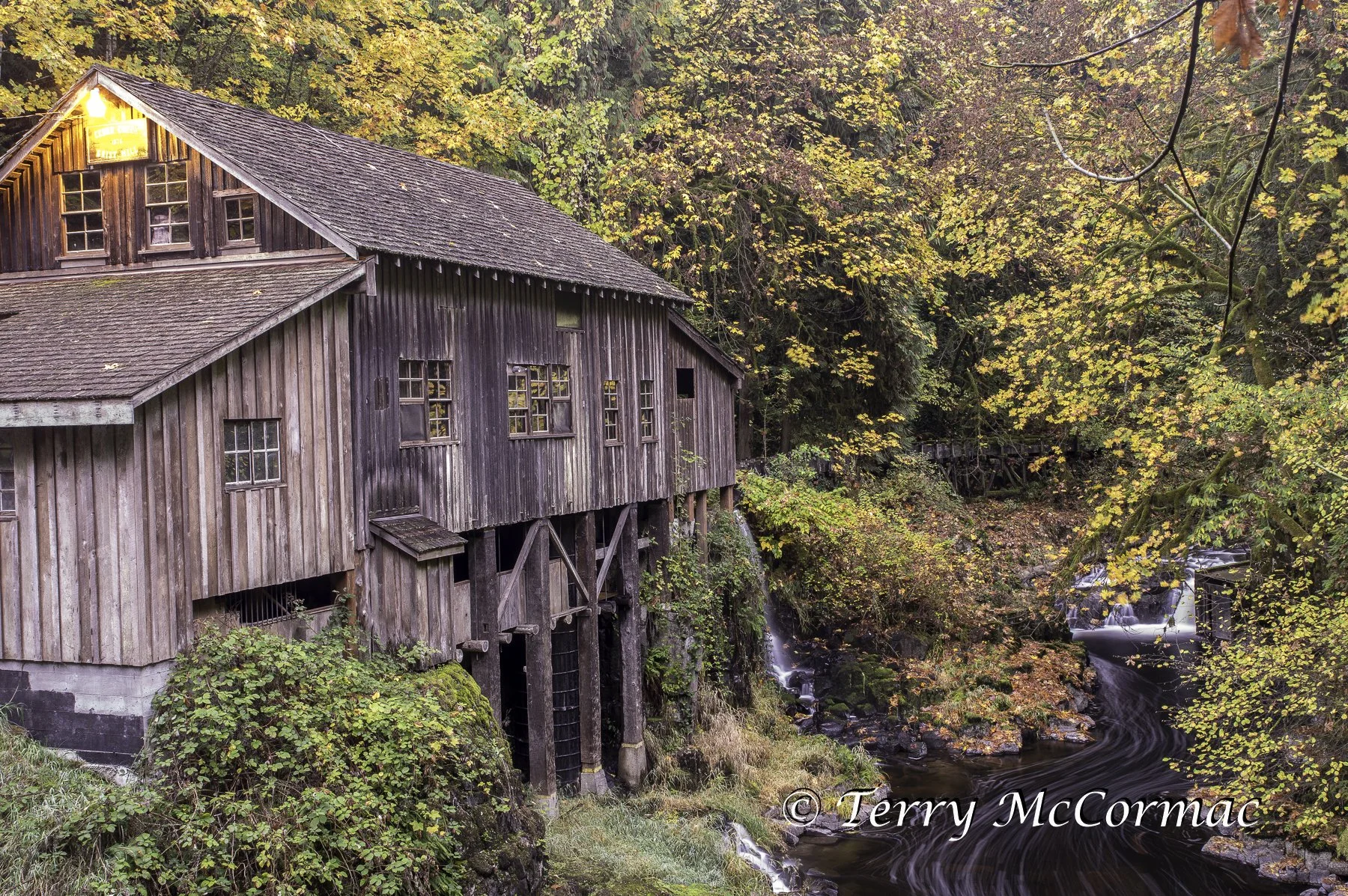 Cedar Creek Grist Mill, Fall