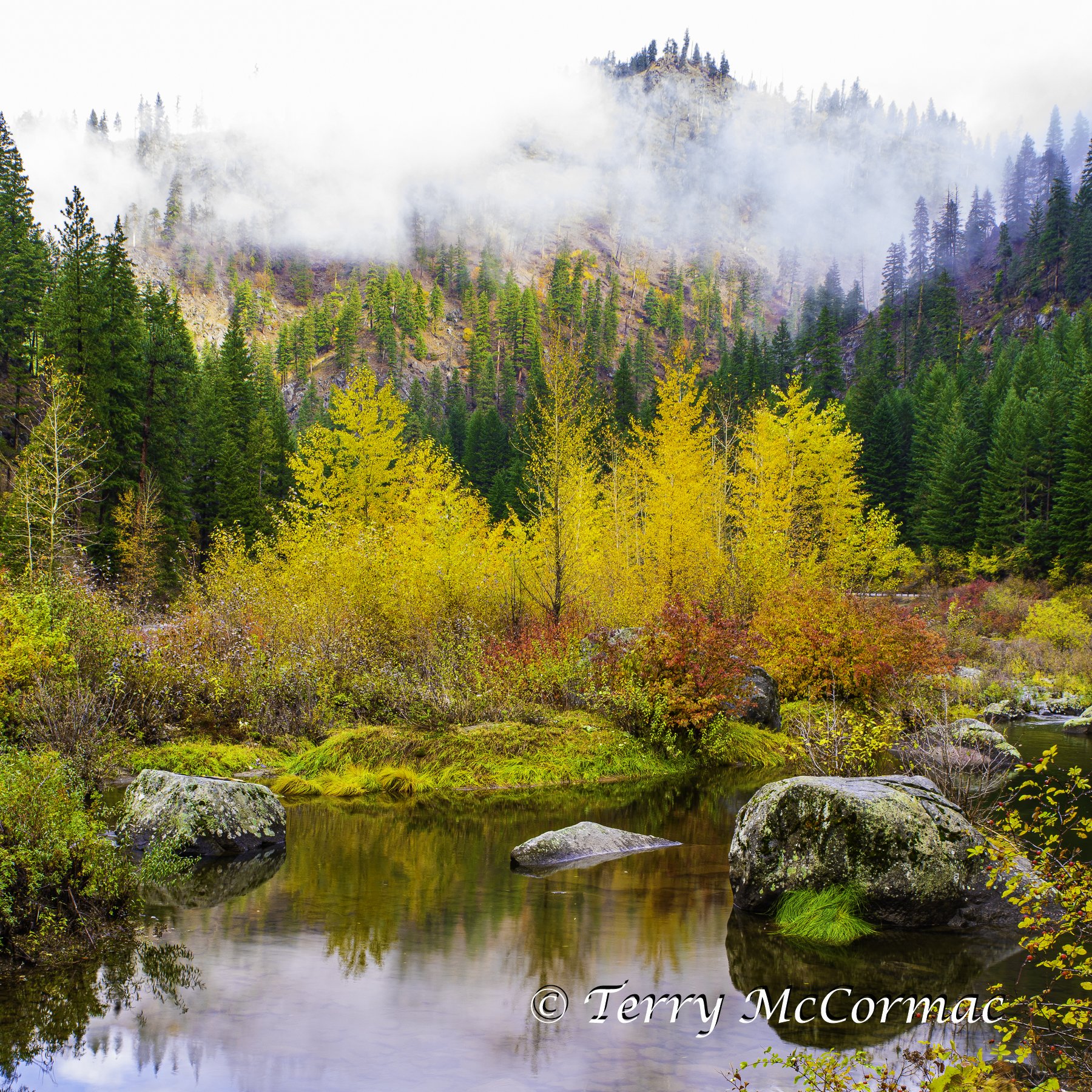 fall color Wenatchee River