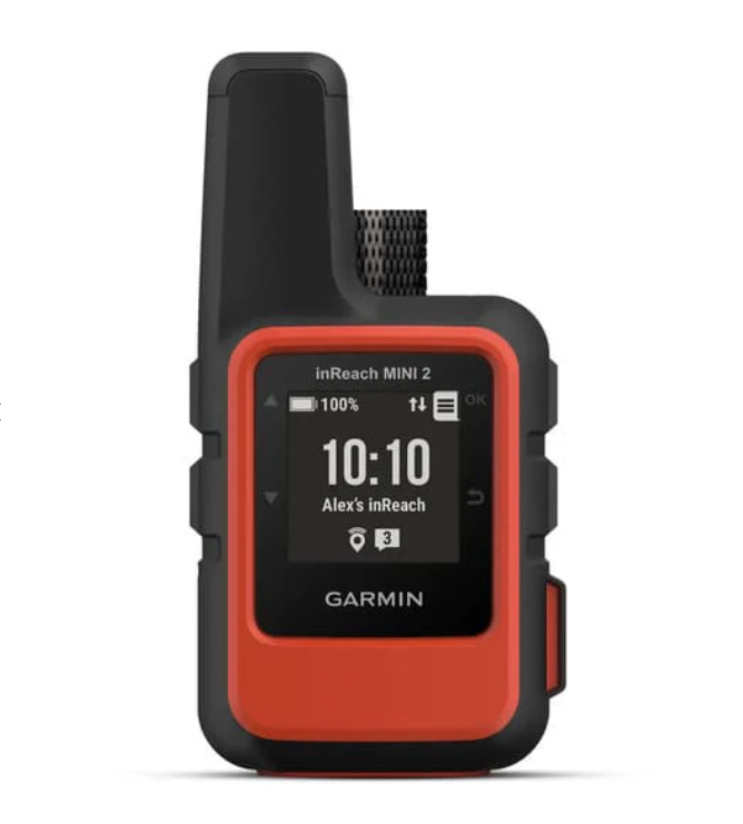 Una radiotransmisor GPS Garmin inReach Minis2 de color negro y rojo con pantalla digital y botones laterales para navegación.
