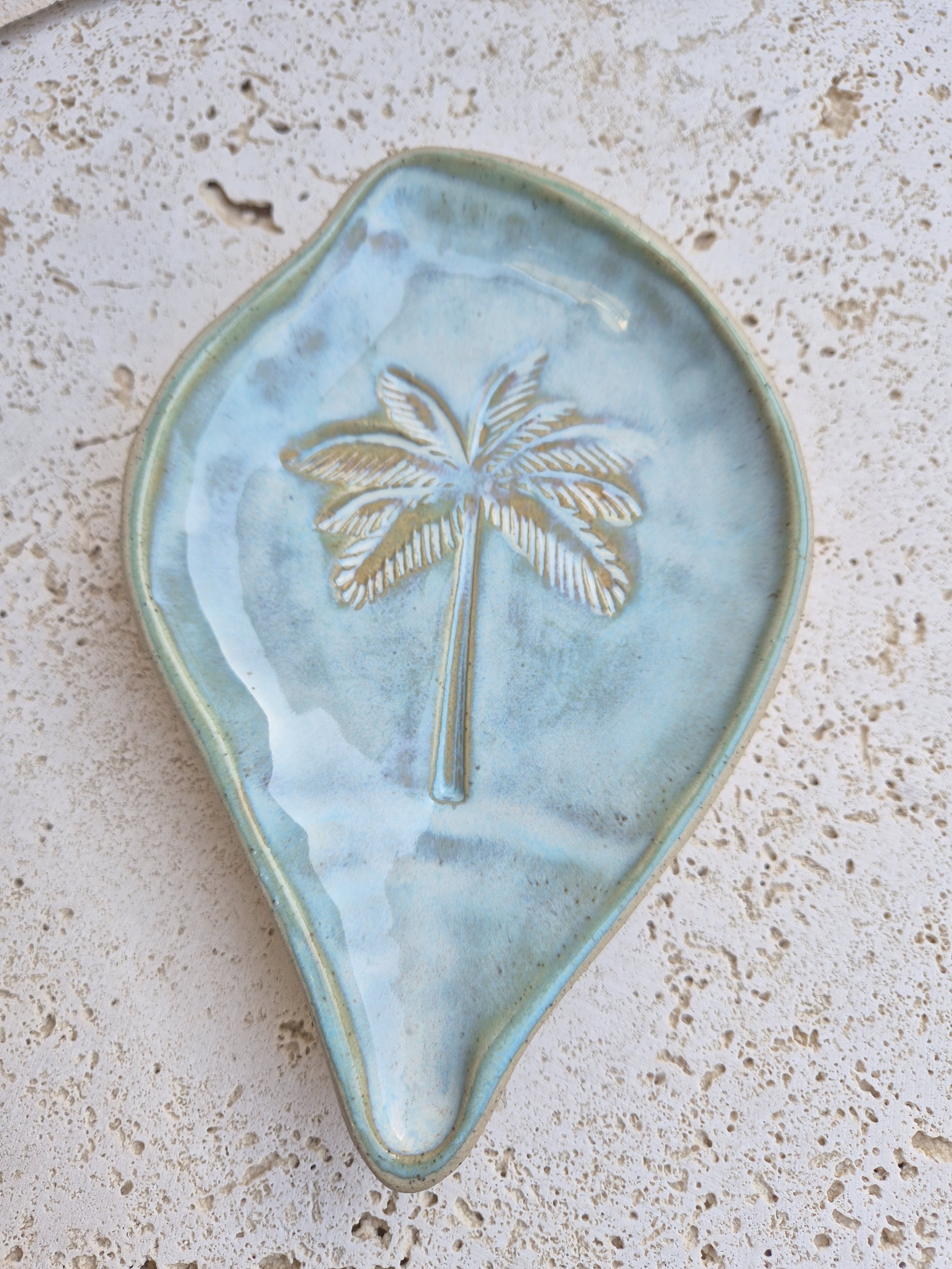 Conch Shell Palm Plate