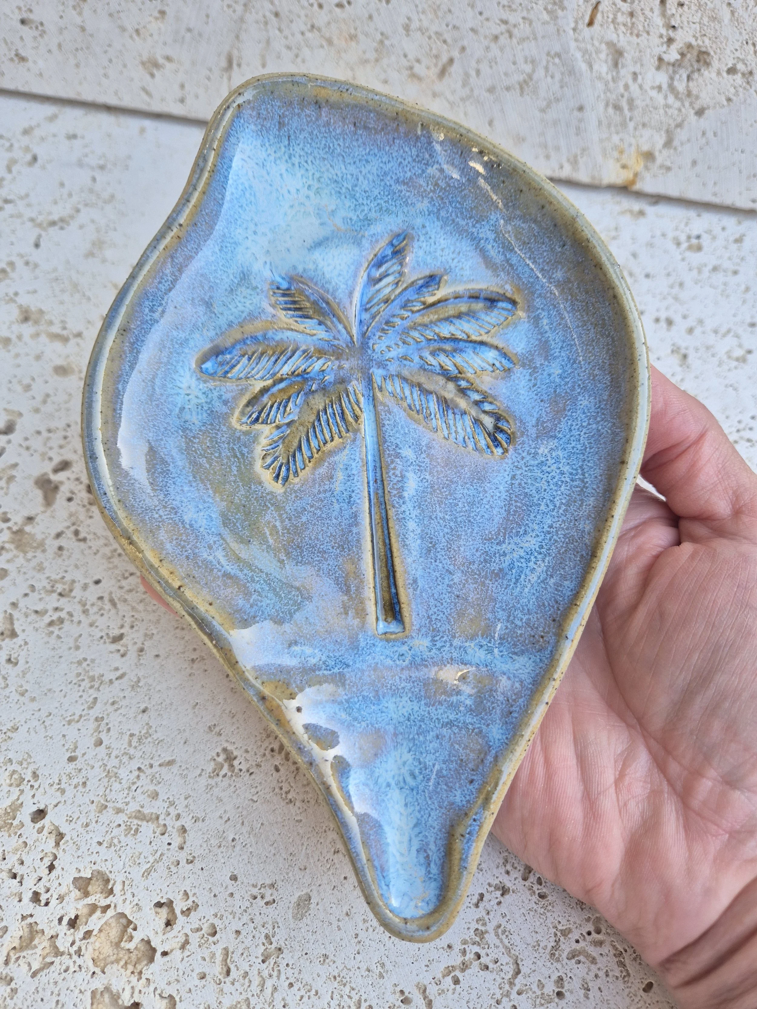 Conch Shell Palm Plate