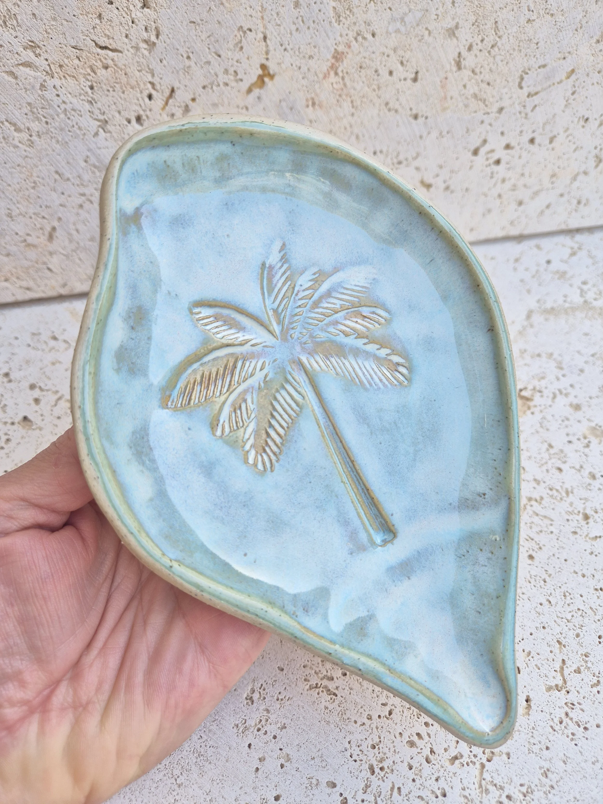 Conch Shell Palm Plate
