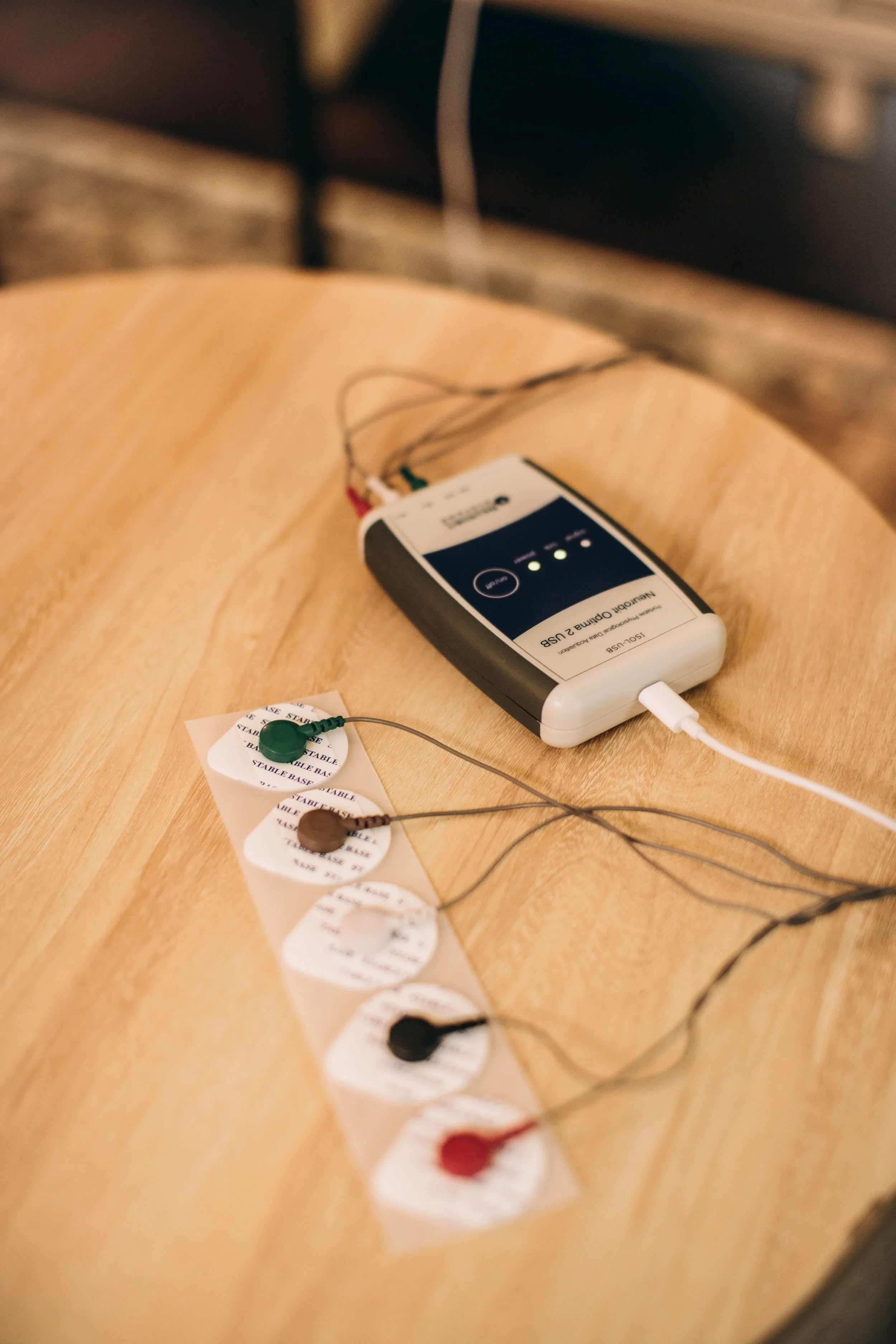 LENS neurofeedback equipment and software showing real-time brainwave data at Homecoming Neurofeedback Franklin TN
