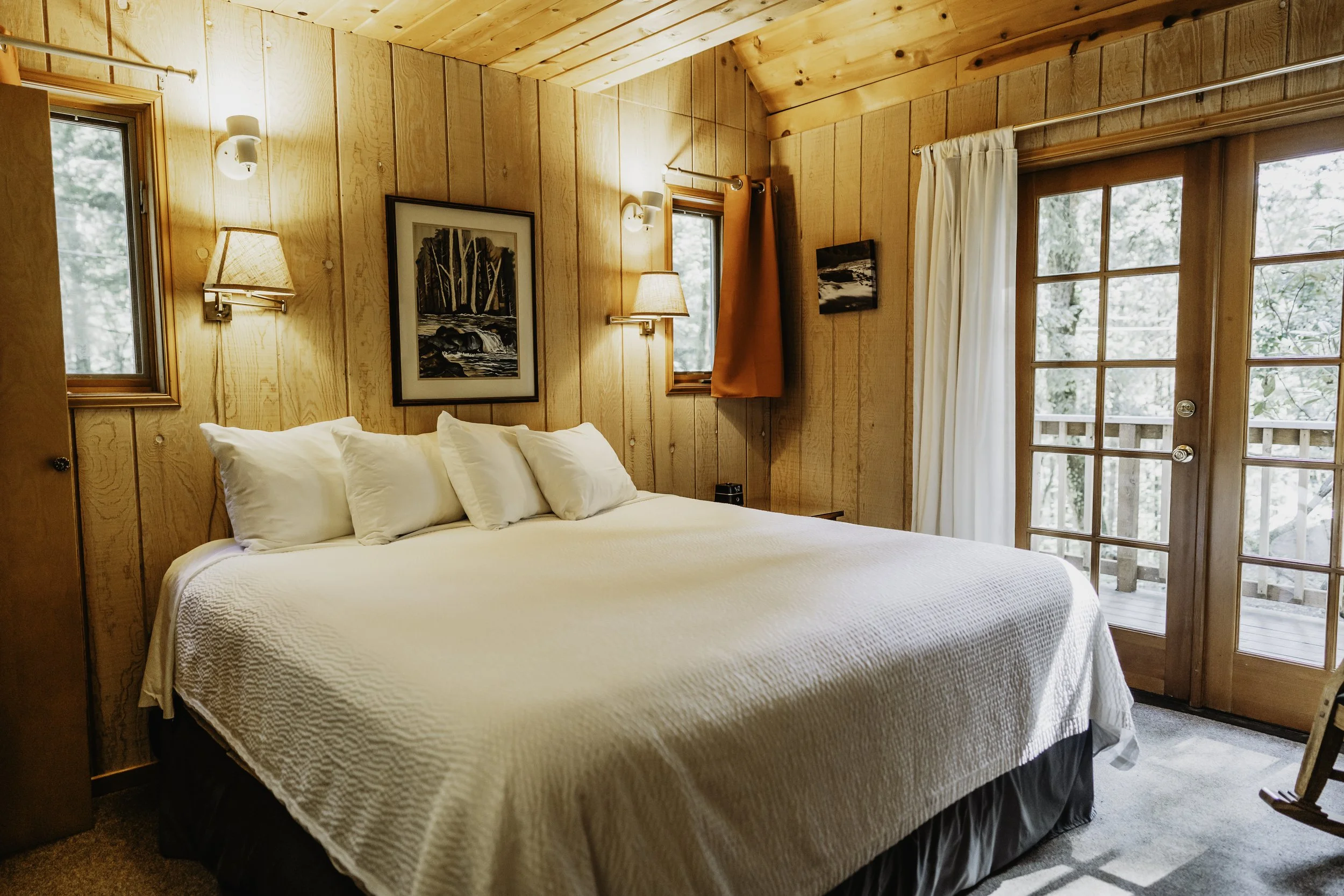 king size bed getaway along the north umpqua