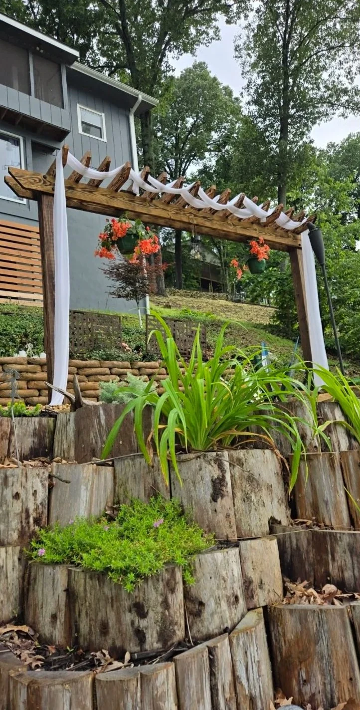 Intimate lakeside ceremony setting at The Green Door on Lake Avalon in Bella Vista Arkansas