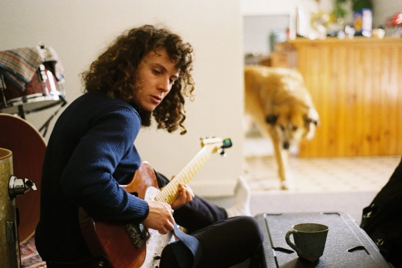 About the founder, Floyd of FLORDBORD. A guitarist, singer, lover of tea and dogs.