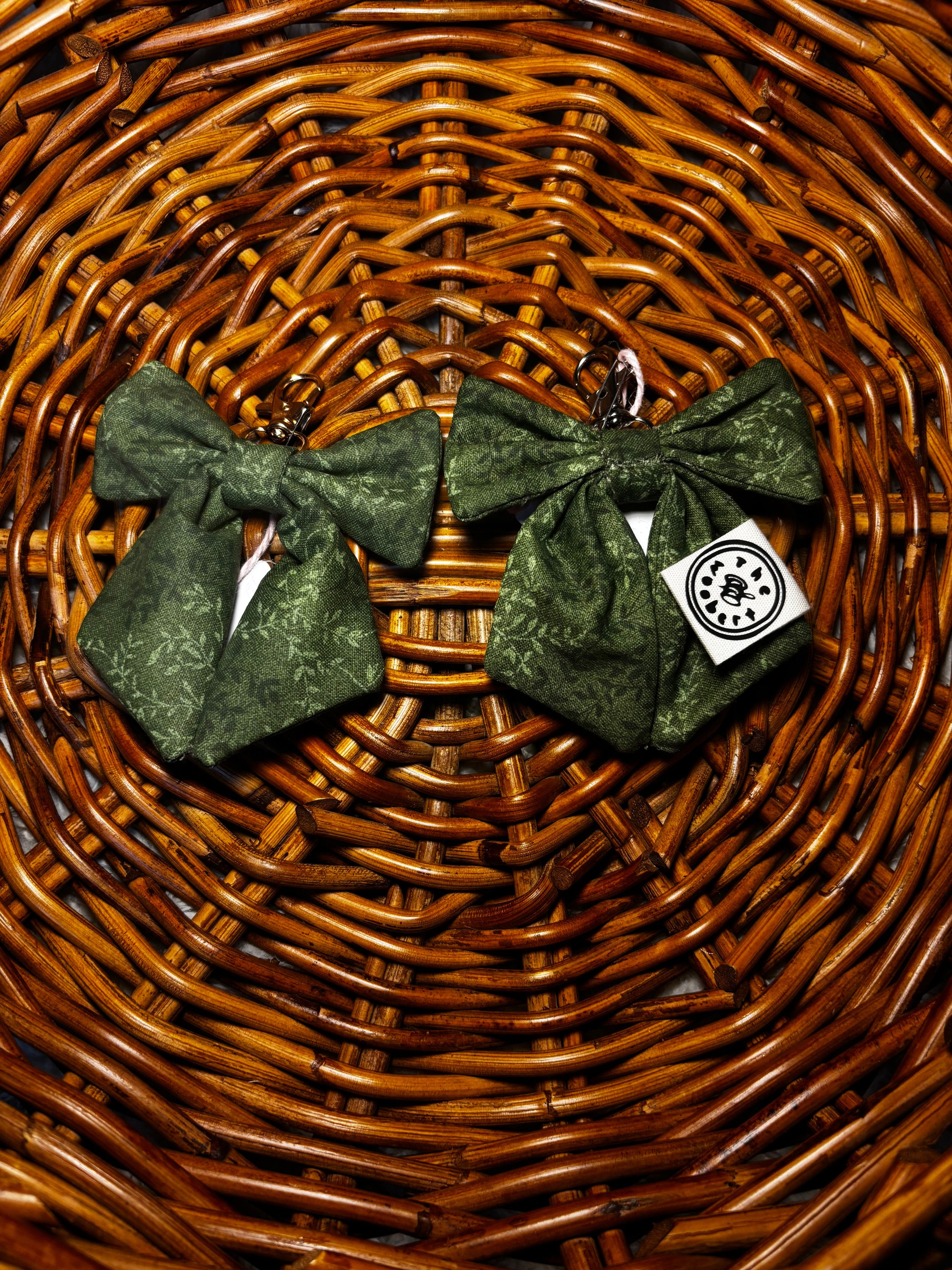 Meadow Bow Charm