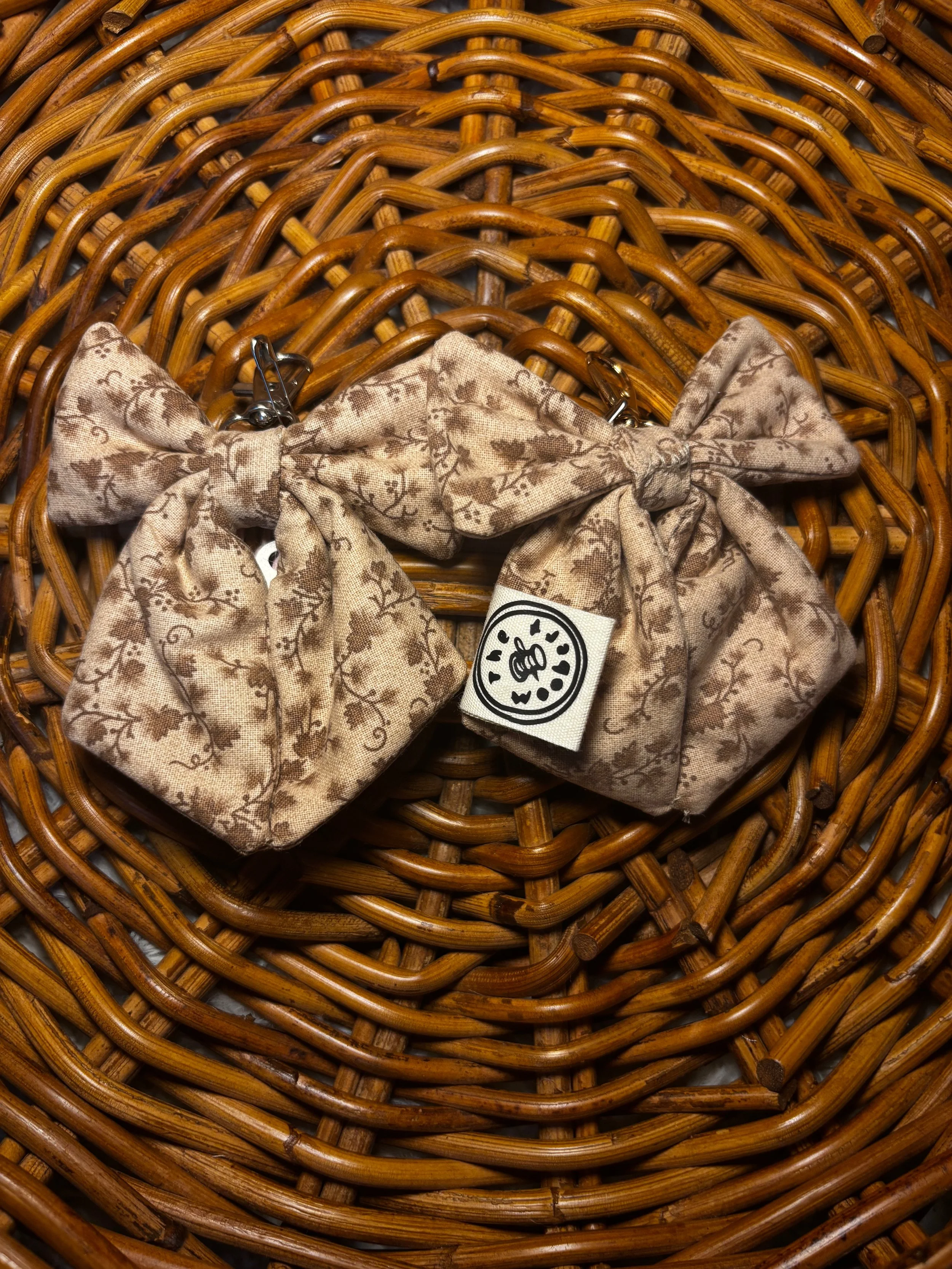 Meadow Bow Charm