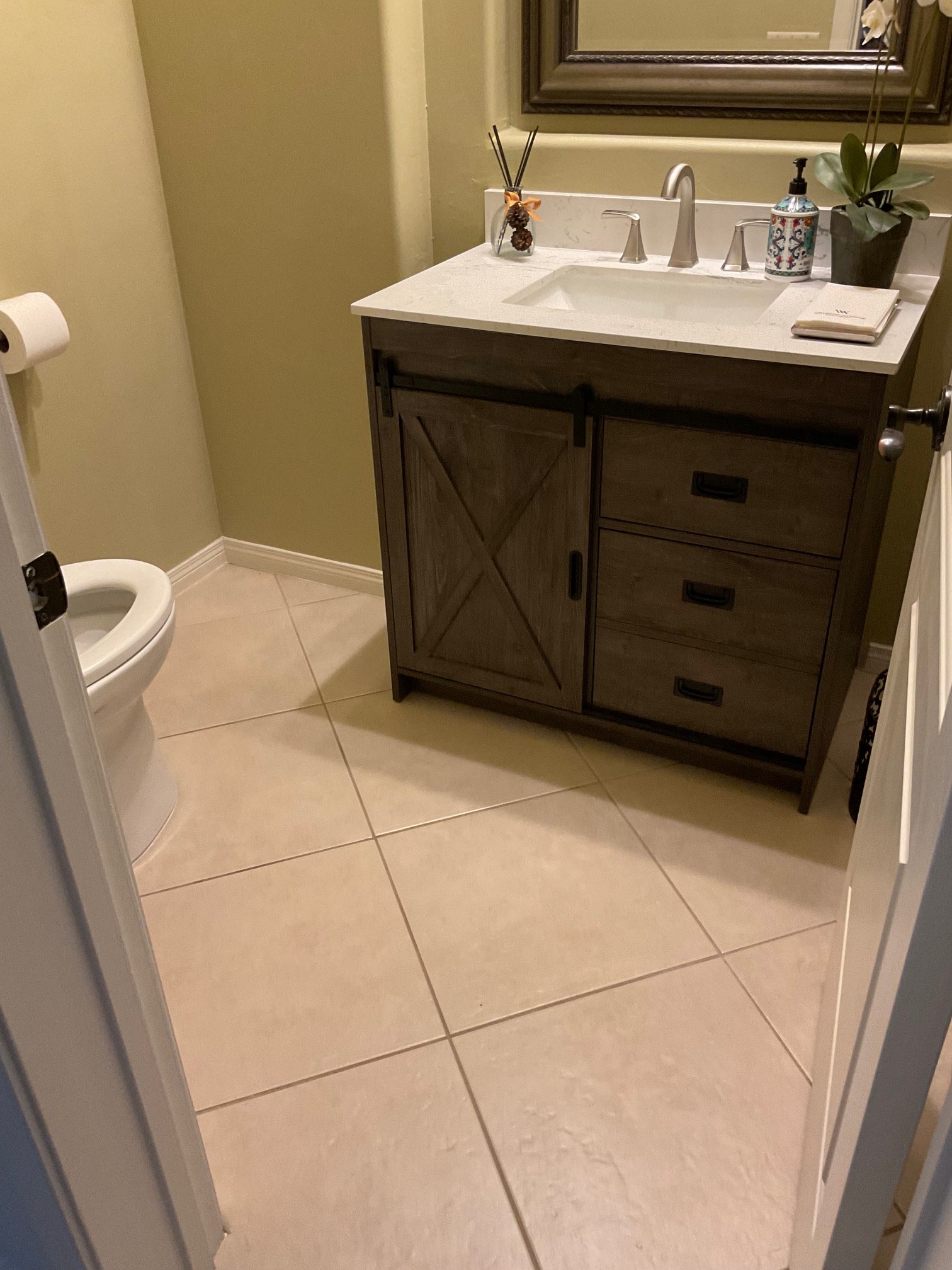 Powder Room - Before